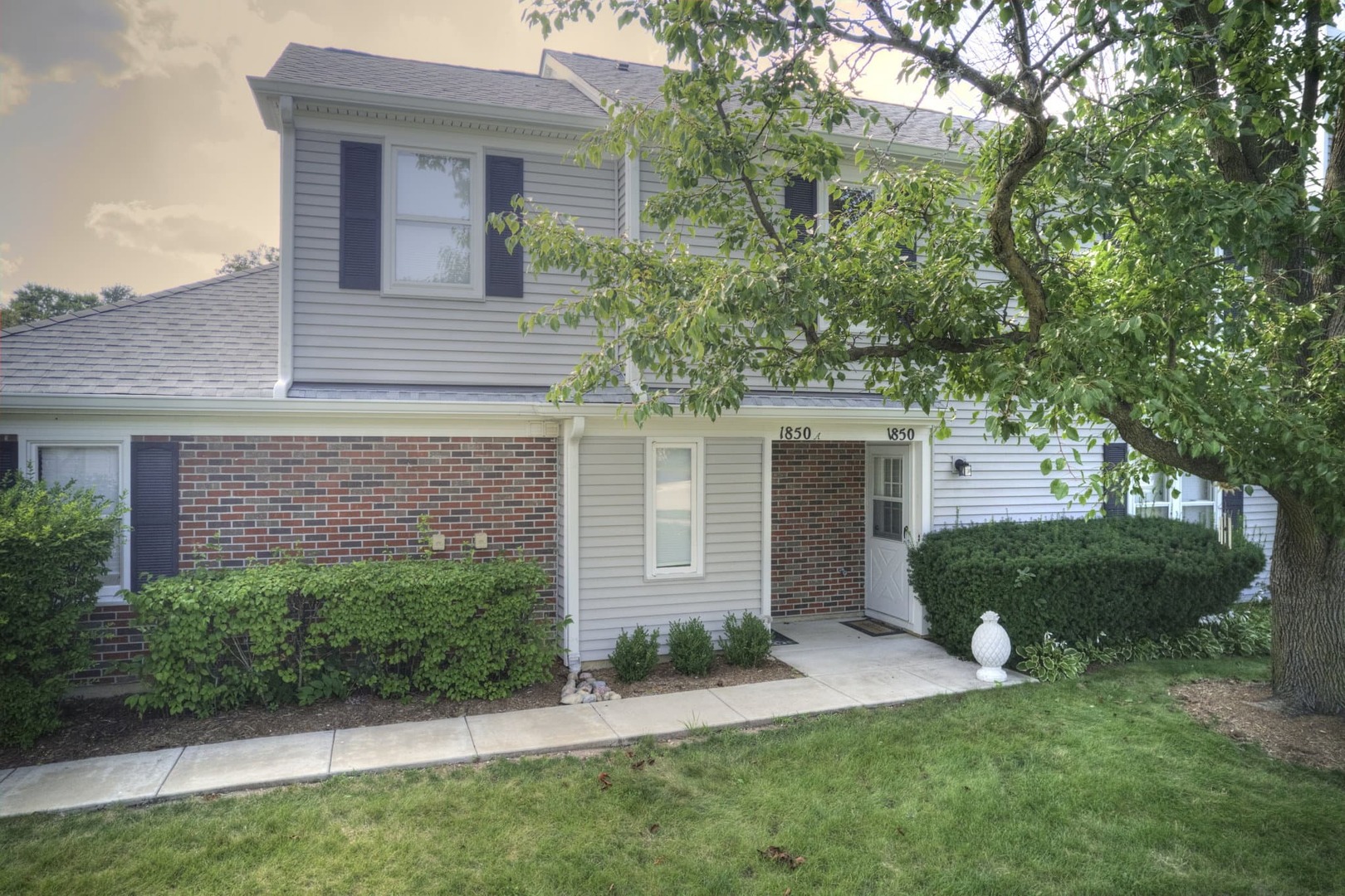 Highly Desired 1st floor end unit located in a fantastic location!    Welcome home to this beautifully updated 1-bedroom, 1-bathroom first-floor townhouse located in the highly desirable community at 1850 Pebble Beach Circle, Elk Grove Village. This move-in-ready home has been thoughtfully renovated from top to bottom, offering modern finishes, stylish updates, and maintenance-free living.  Step inside to discover a bright and inviting open-concept layout featuring new flooring, fresh paint, updated lighting, and a contemporary design throughout. The fully remodeled kitchen boasts sleek cabinetry, beautiful countertops, stainless steel appliances, and ample storage-perfect for both everyday living and entertaining.    The spacious bedroom offers generous closet space and plenty of natural light, while the updated bathroom showcases modern fixtures and finishes for a clean, elegant look.    Enjoy the convenience of first-floor living with easy access and no stairs. Whether you're a first-time homebuyer, downsizing, or looking for a turnkey investment property, this home checks all the boxes.    Located just minutes from shopping, restaurants, parks, golf courses, major expressways, and O'Hare International Airport, you'll love the combination of comfort, convenience, and location. Hurry and see this once before it's gone!