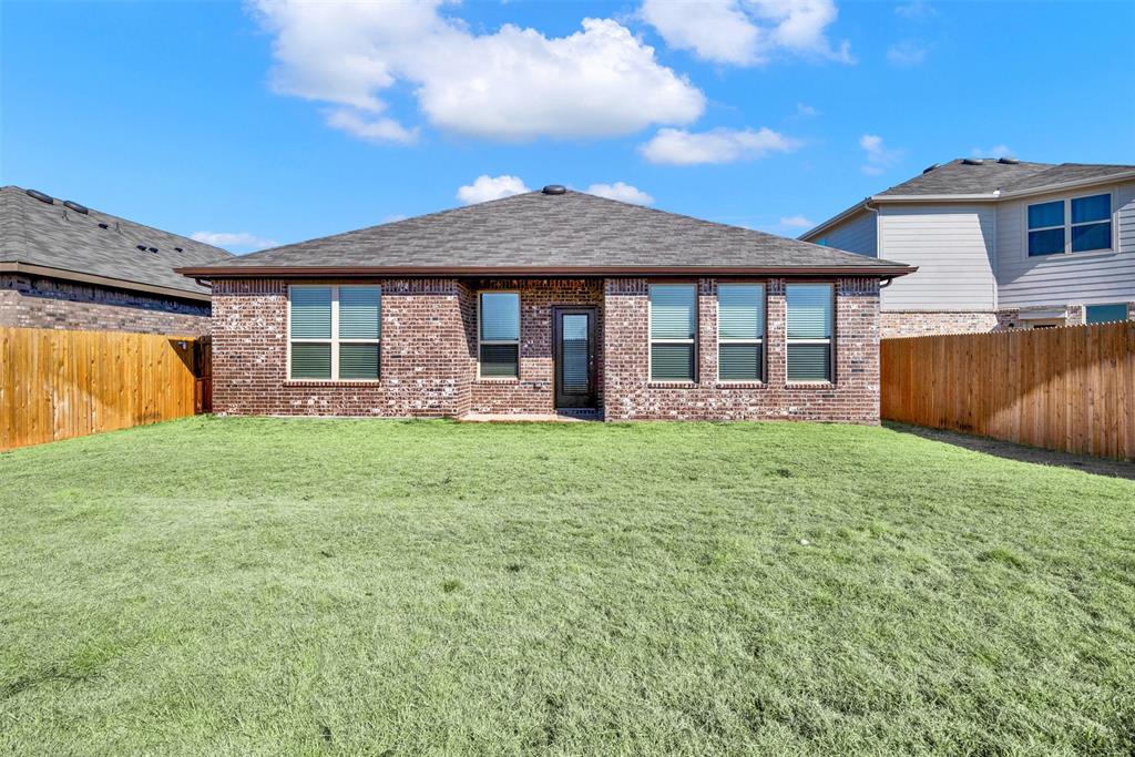 949 Ravenwood Lane