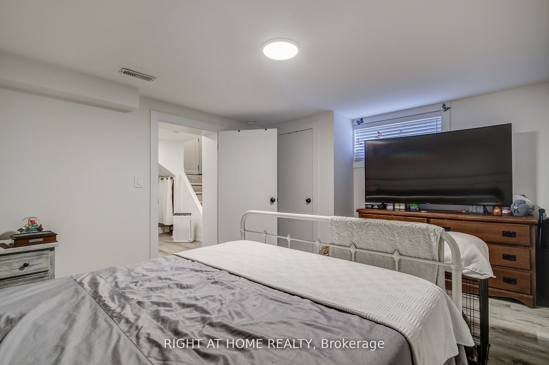 42 Bunnell Cres Basement