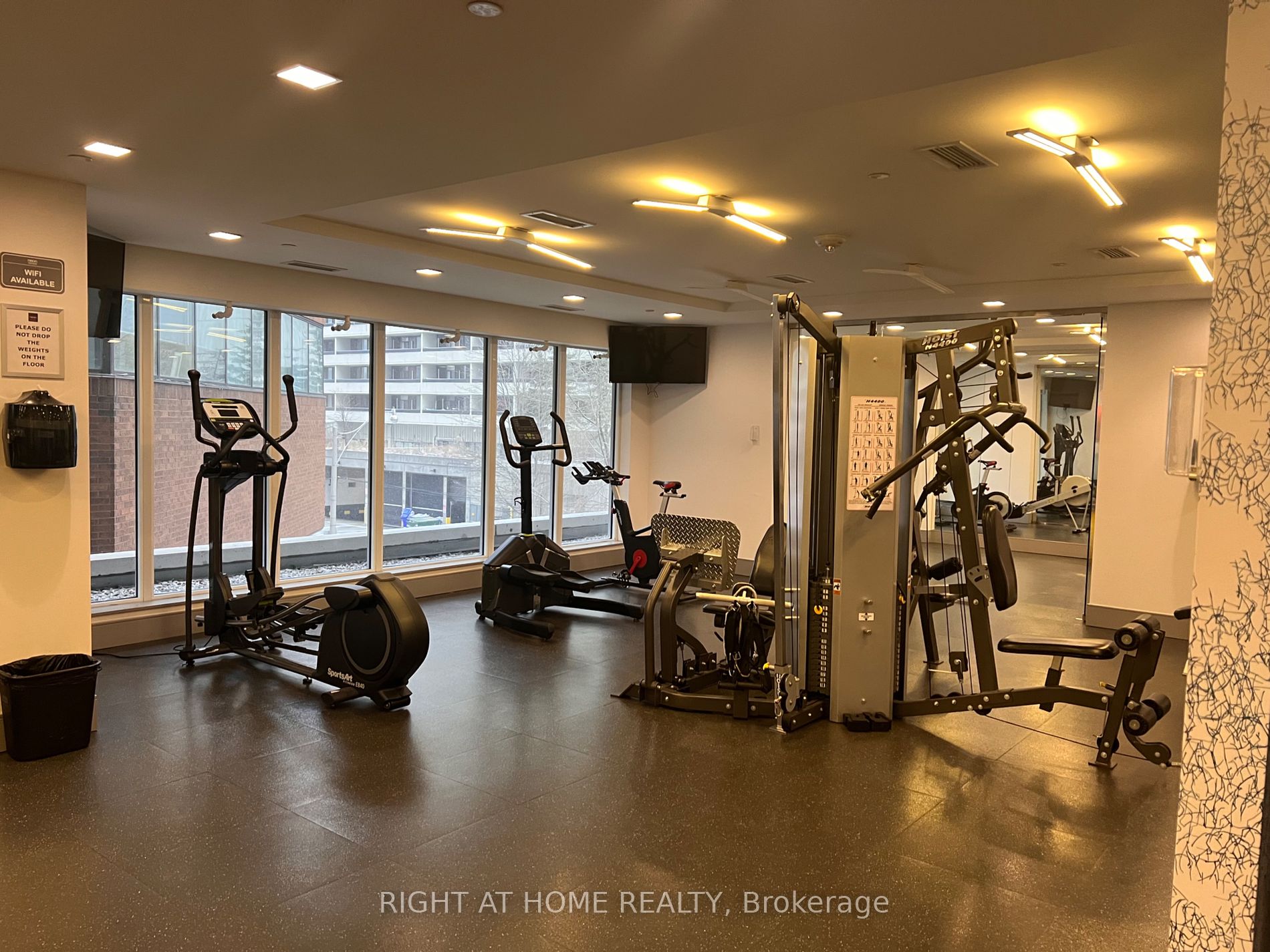 58 Orchard View Blvd 1003