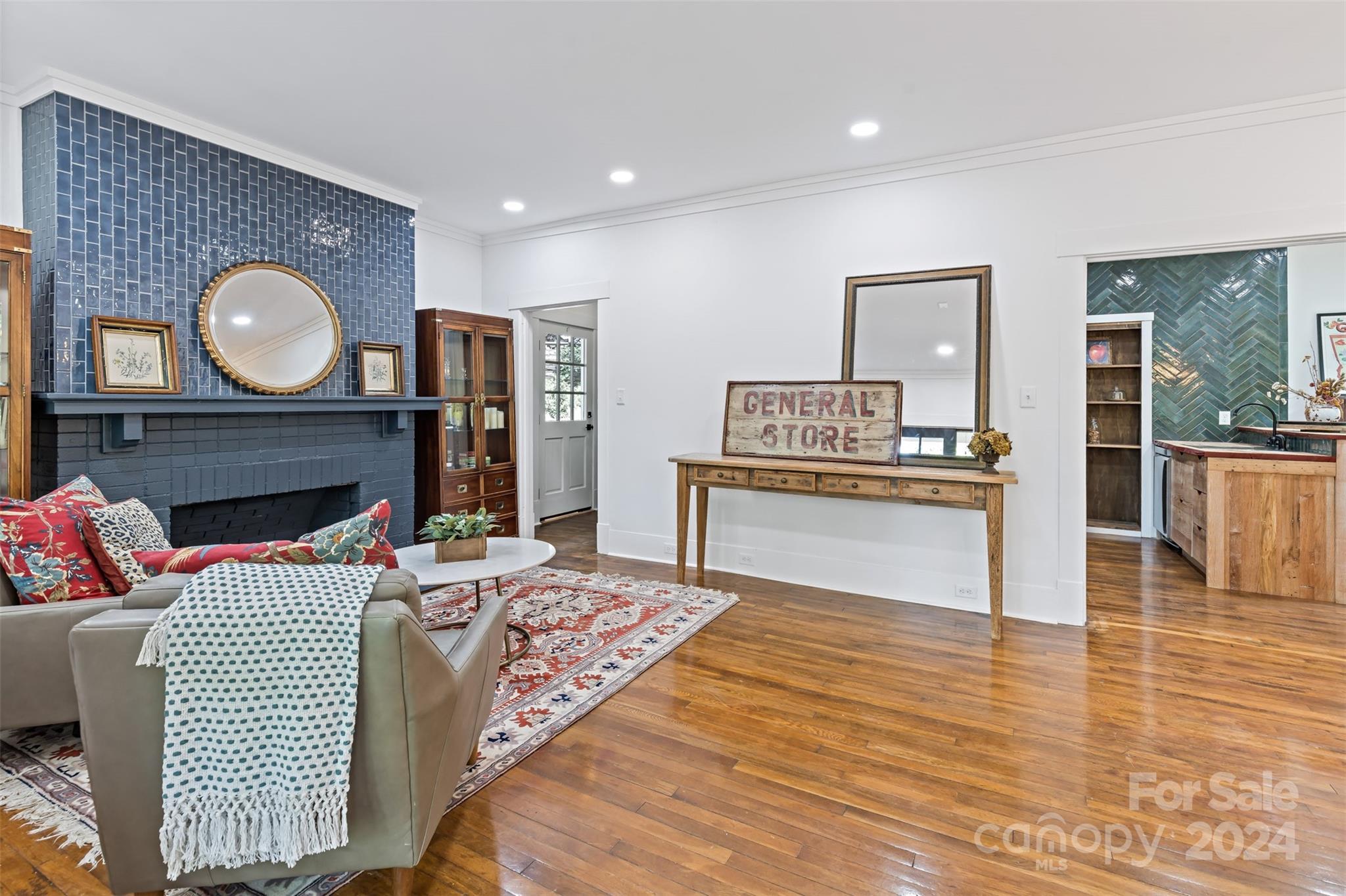 18 Richard Street