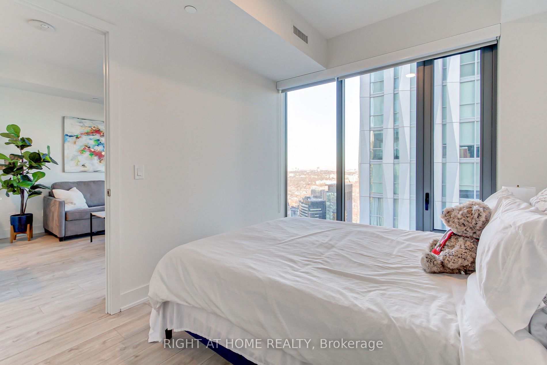 8 Cumberland St 4001