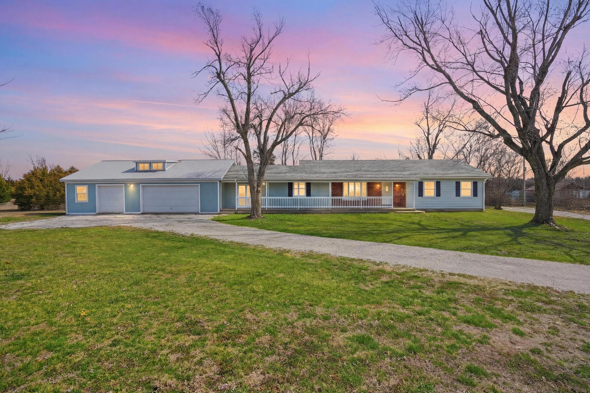1668 N Farm Road 71