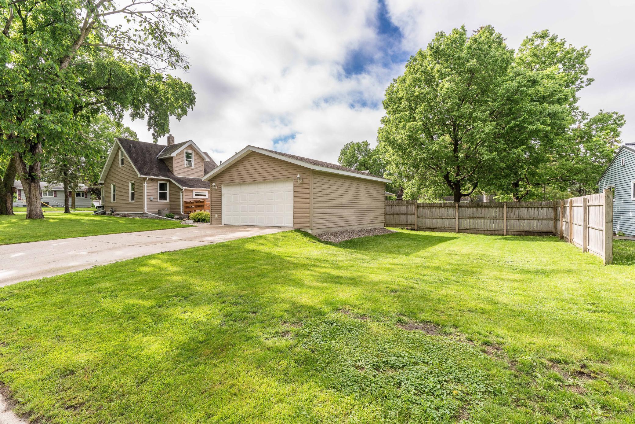 1121 N Cleveland Avenue