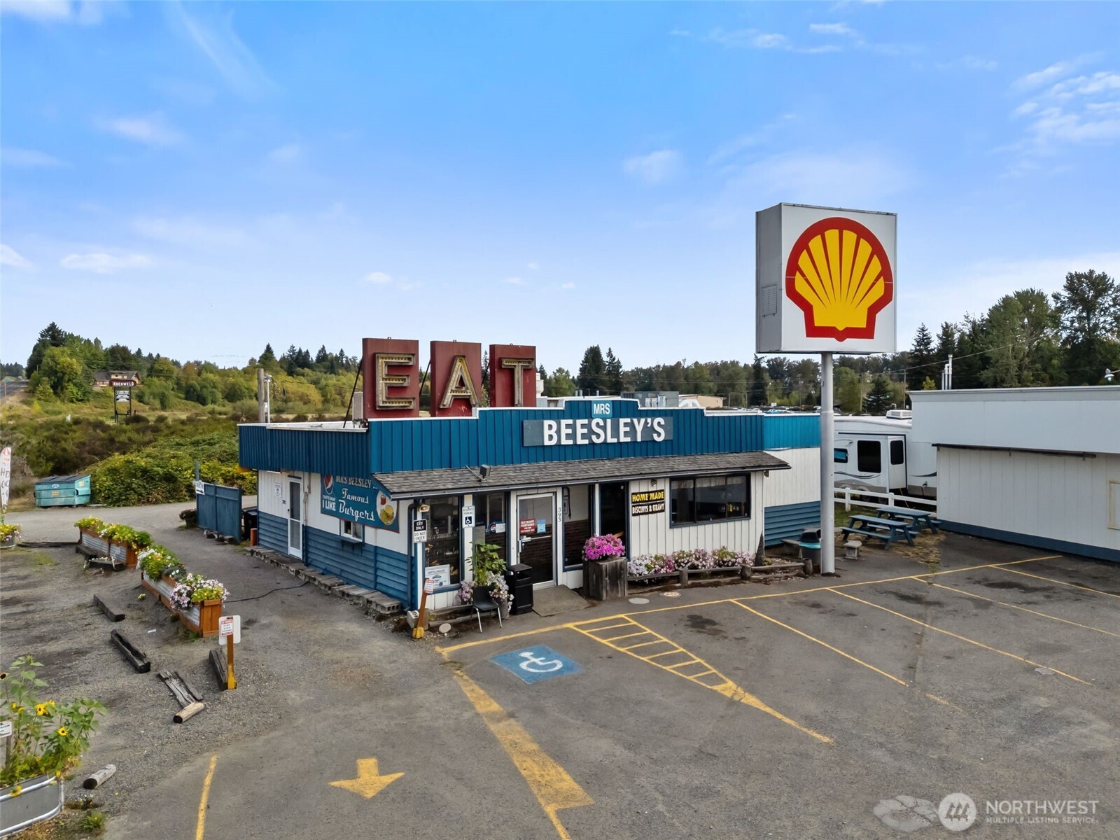 Step into a piece of history with Mrs. Beesley’s Burgers - an iconic and beloved burger bar known far and wide by locals and travelers for its timeless charm, mouthwatering classics, and a loyal following! Founded in the late 1950's to serve I-5 workers, Mrs. Beesley's blends old-fashioned diner nostalgia with legendary food, milkshakes and friendly service. It's known for its classic menu, warm hospitality, and unmistakable small-town charm, this turn-key establishment offers a rare opportunity to own a thriving business with a loyal customer base. Located just off I-5 with frontage and high visability, it's both a roadside treasure and community staple!