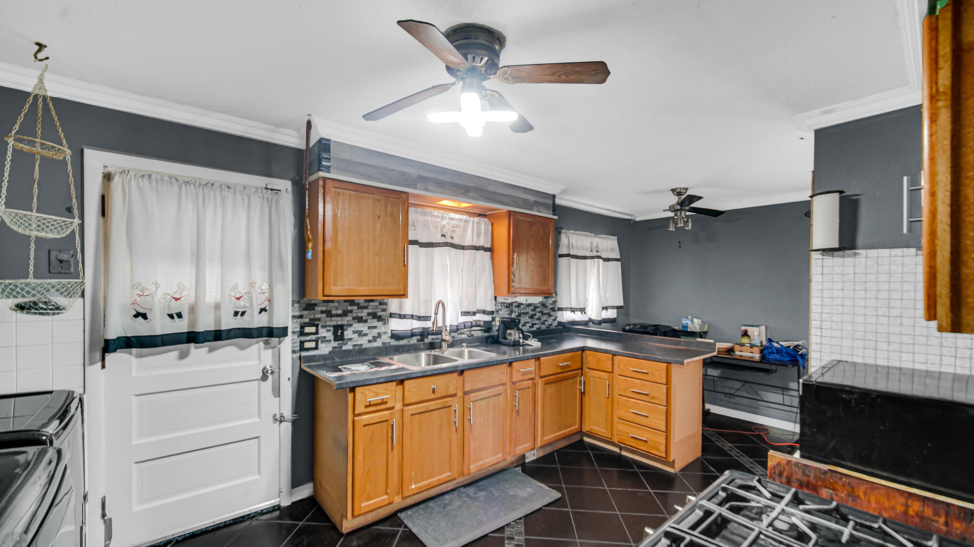 1228 E 151st Street