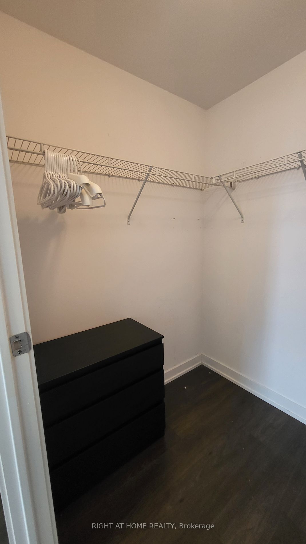 2200 W Lakeshore Blvd 612