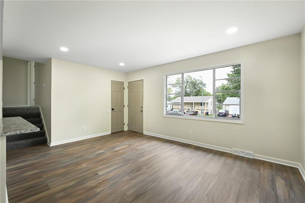 8032 Ne San Rafael Drive