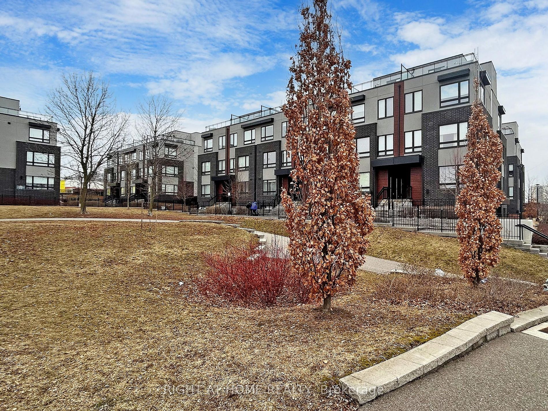 1100 Briar Hill Ave 201