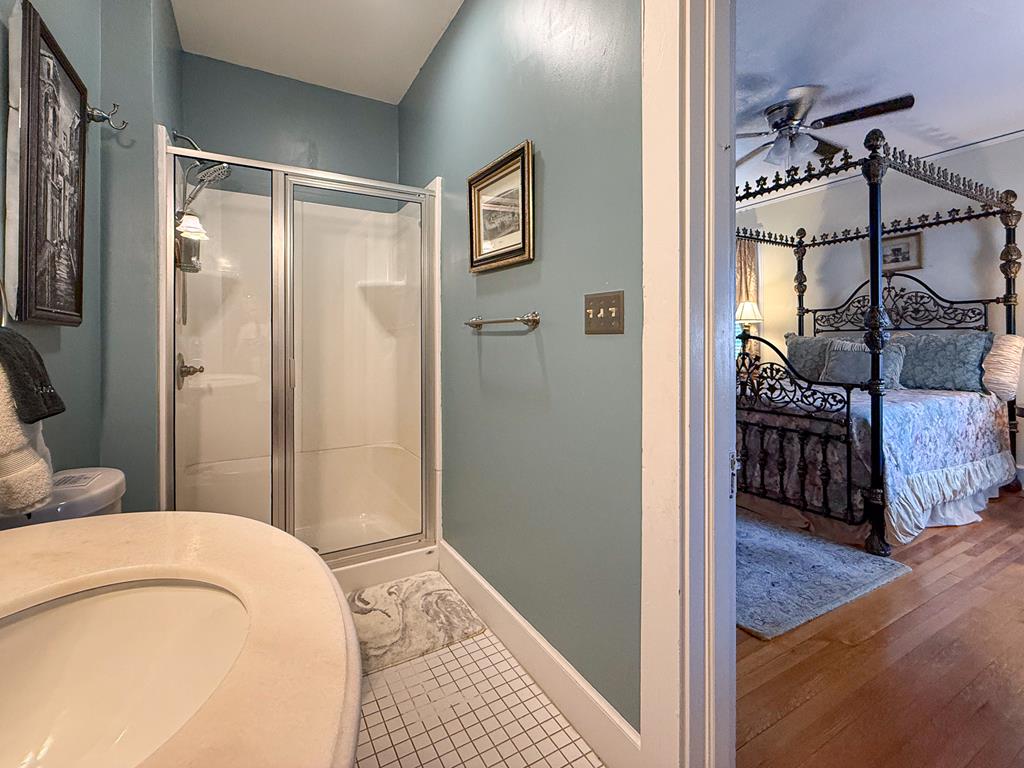 212 Bay Ave 9A
