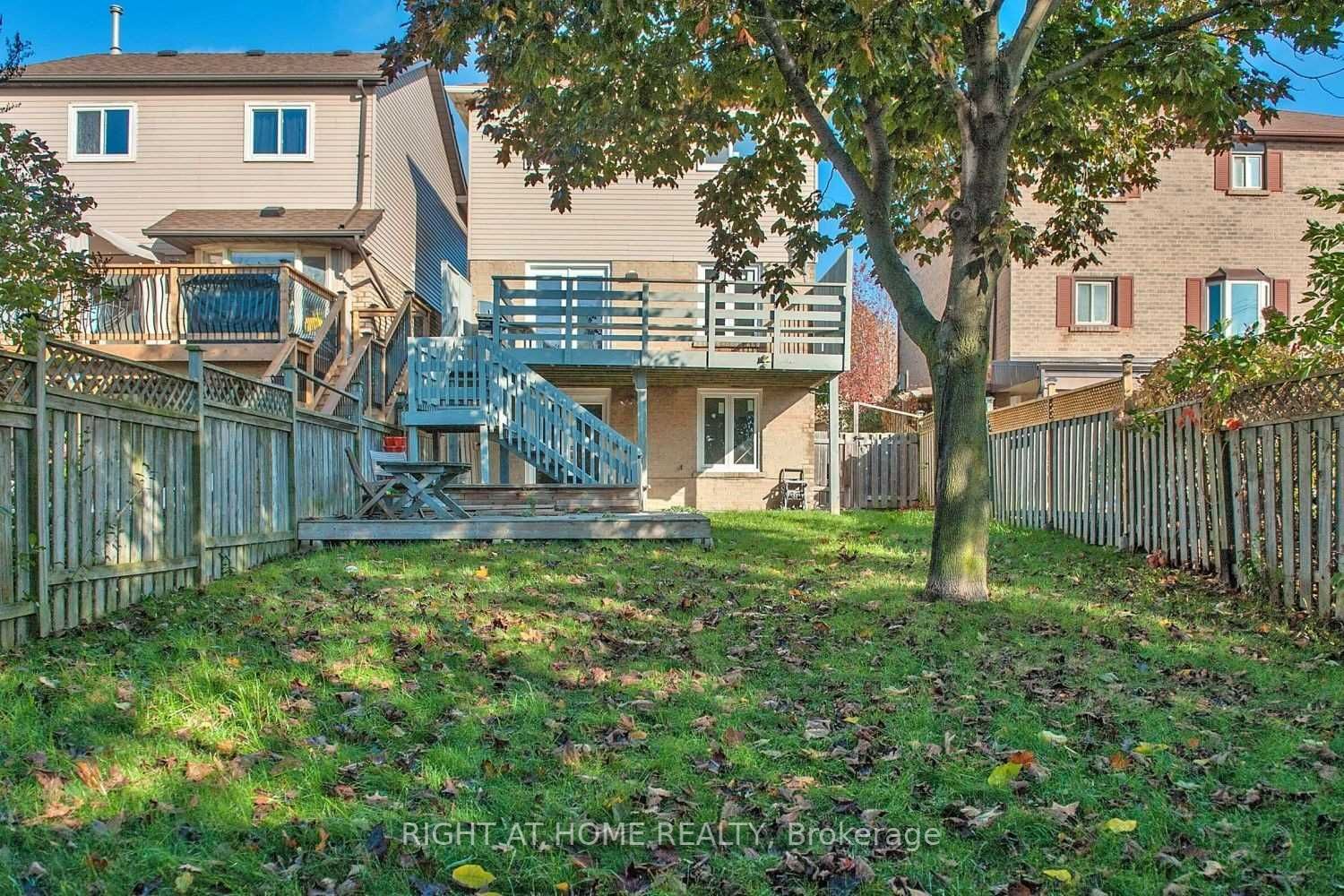 70 Fairmeadow Pl Upper