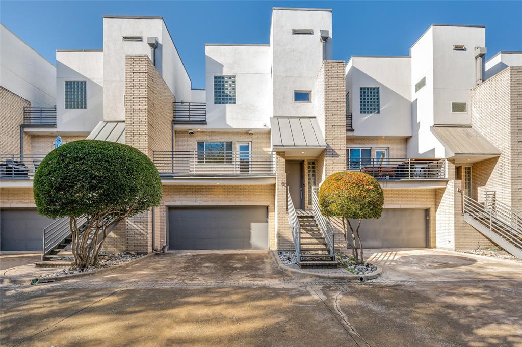 Located in the highly sought-after SOHP neighborhood with LOW HOA, this spacious executive townhome offers style, comfort, and exceptional living. Soaring ceilings and expansive living areas create a bright, open feel, while the oversized kitchen features gas appliances, a large island, and its own private balcony.Enjoy a rare, large private yard, multiple balconies, and a two-car garage for added convenience. The primary suite impresses with a wall of windows, an oversized walk-in closet, and a spa-like bath complete with a separate shower and jacuzzi tub. A perfect blend of space and sophistication—schedule your showing today!