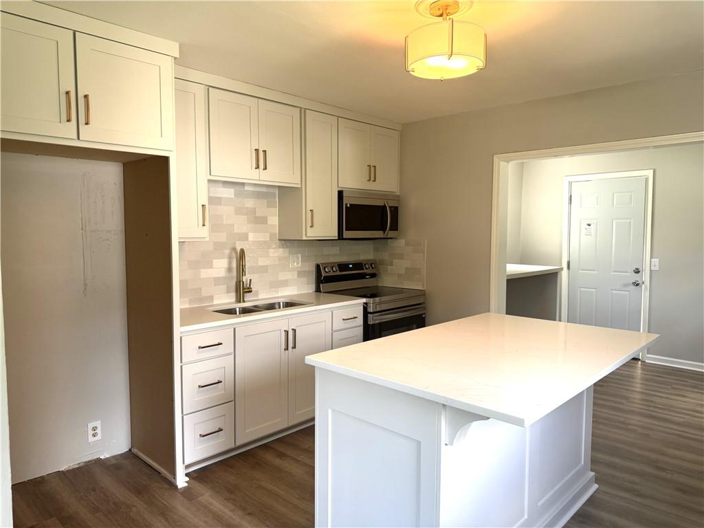 11036 N Locust Street