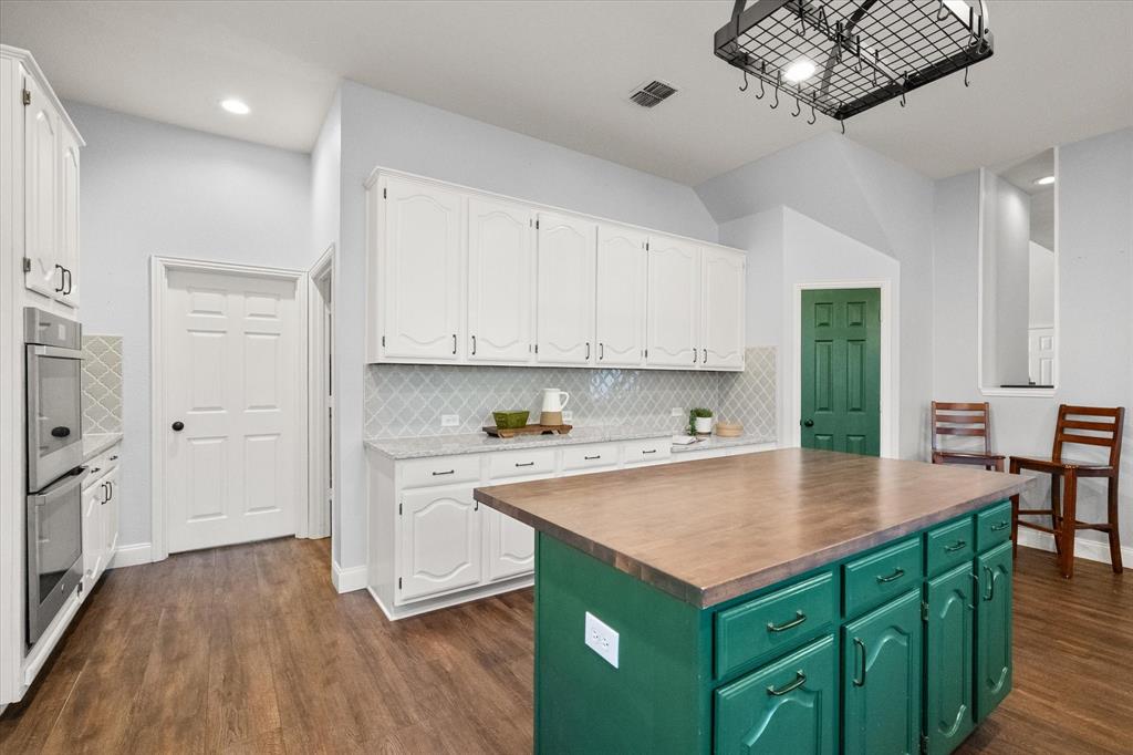 1817 Meadow Ridge Drive