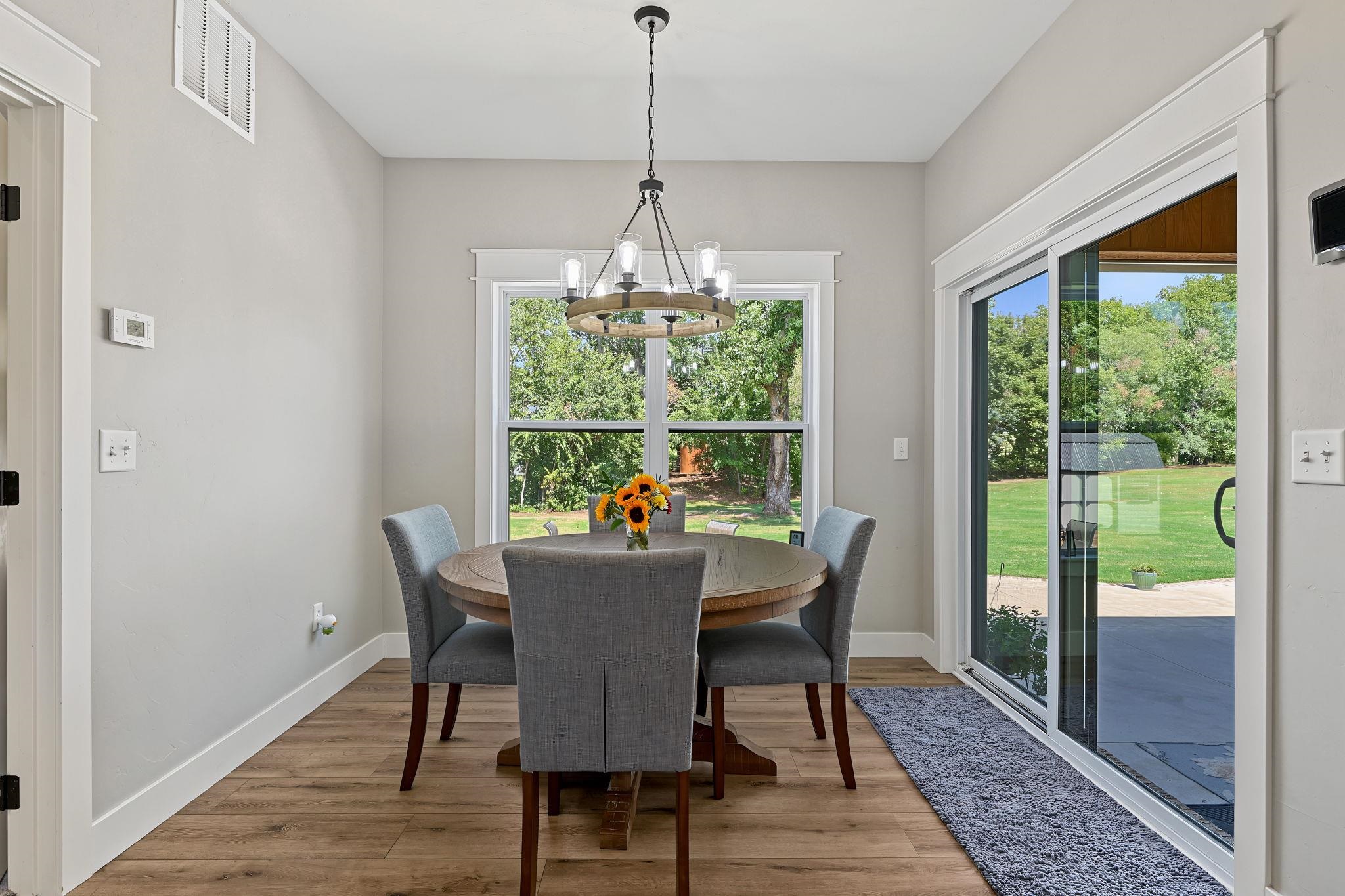 2116 Eastridge