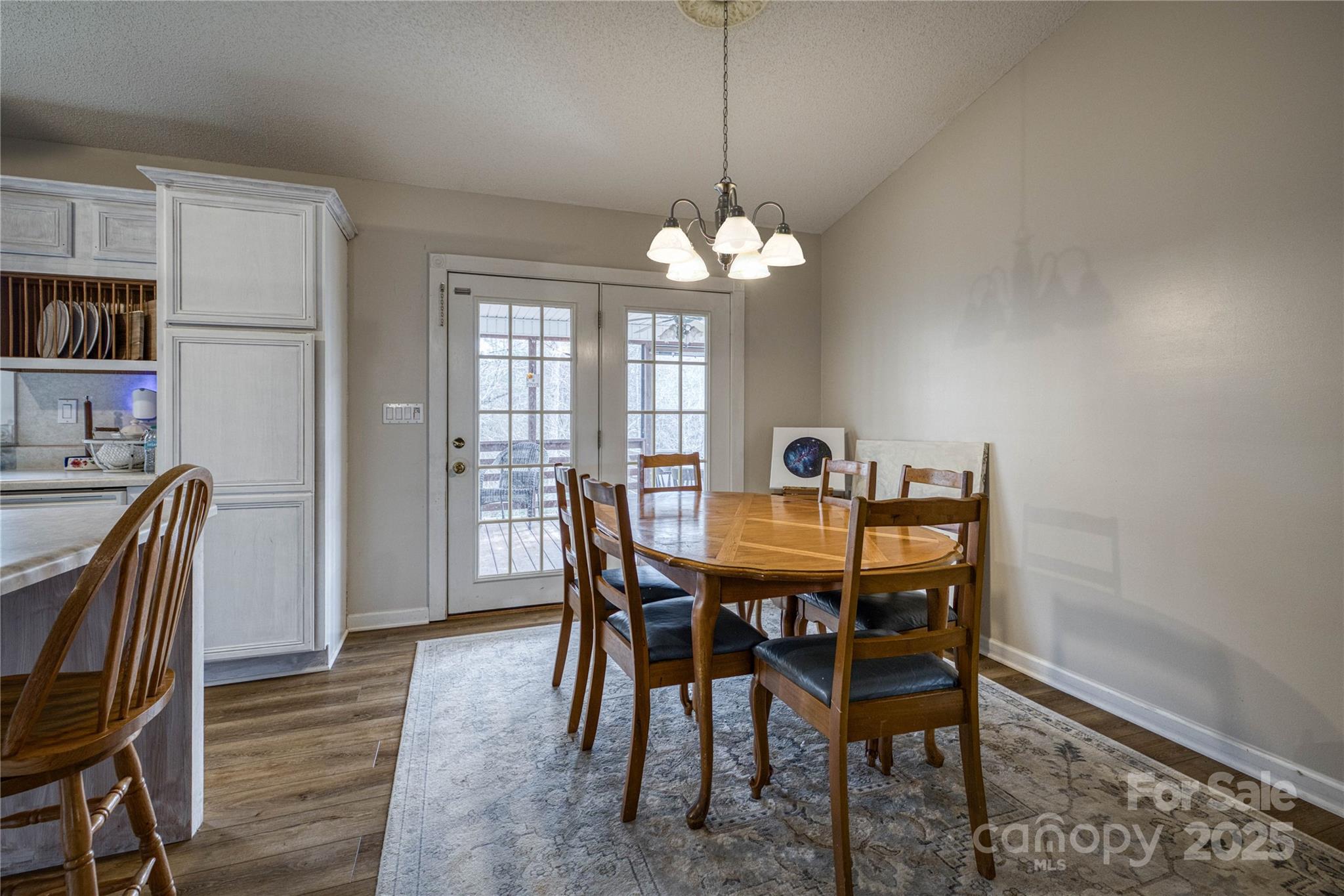 4381 Grover Place