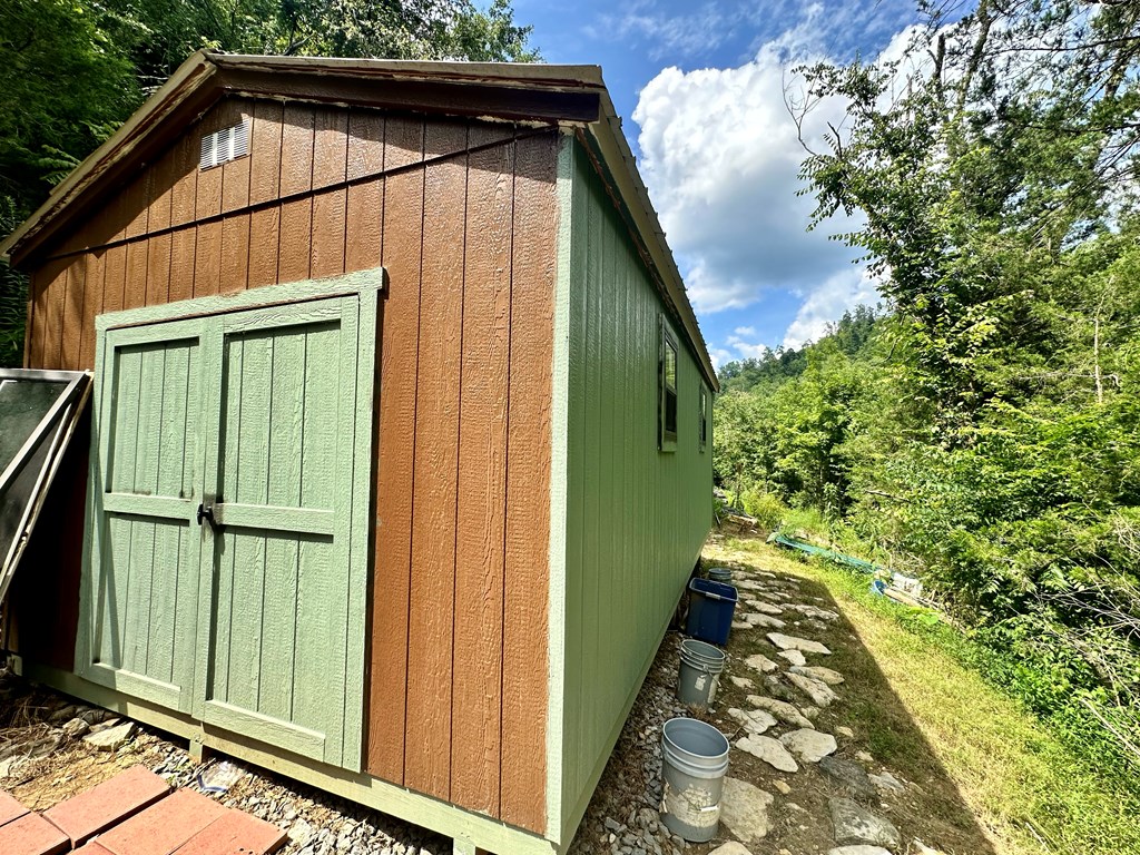 392 Possum Hollow Rd