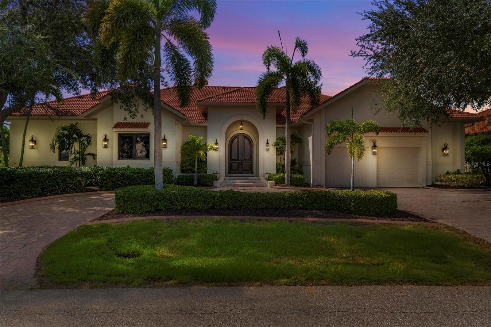 1117 San Mateo Drive