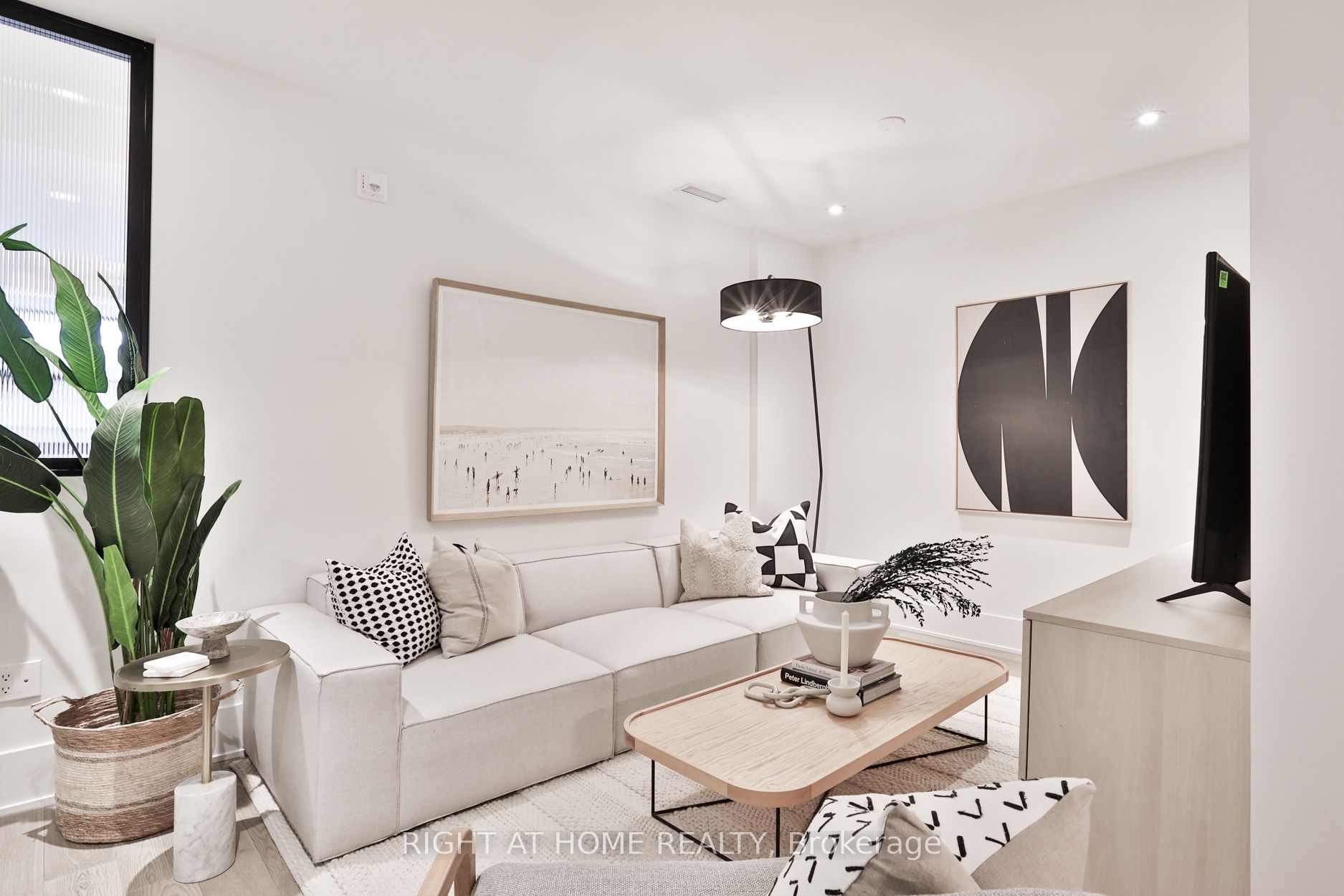 36 Birch Ave 302