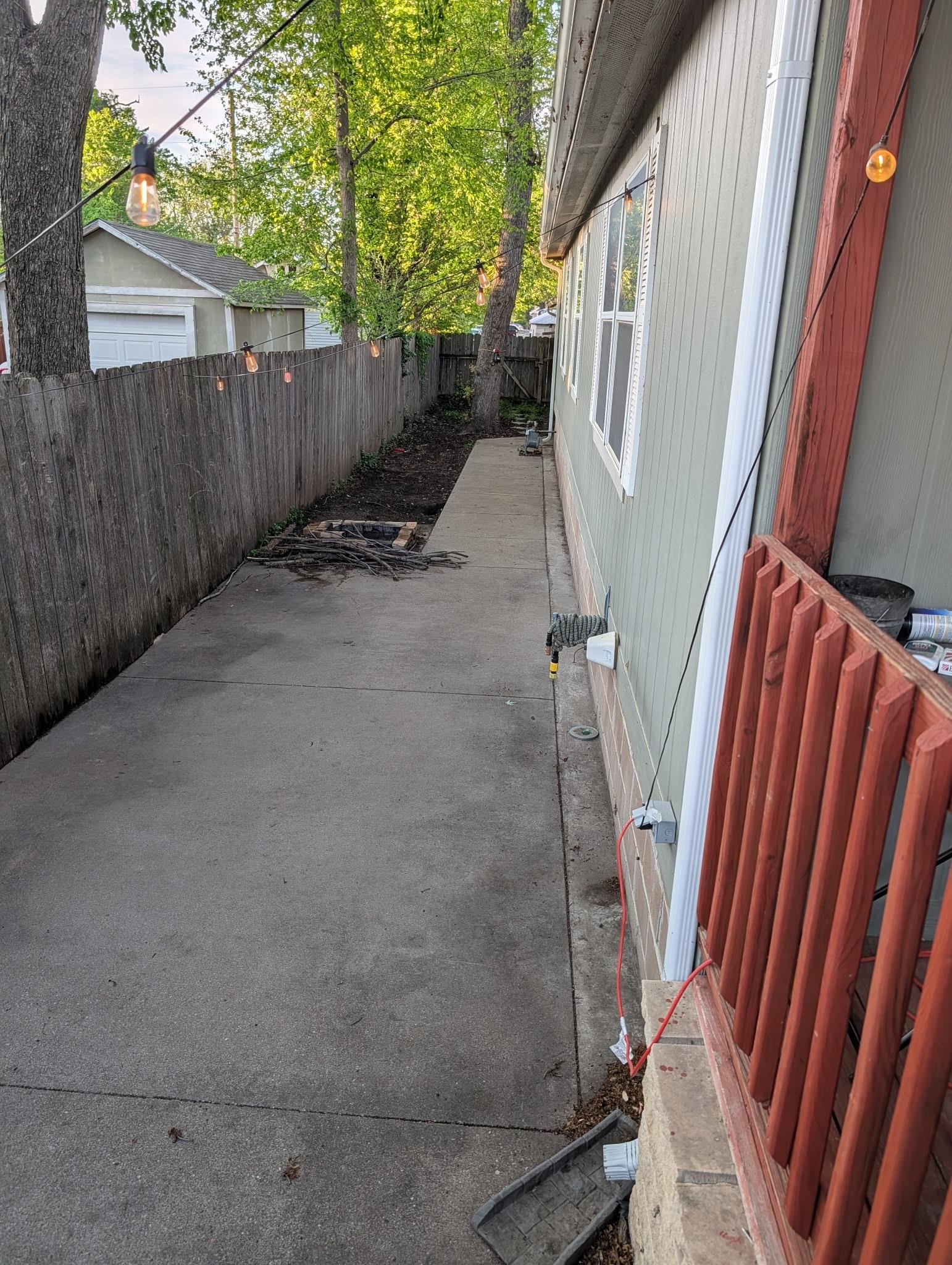 916 E 8th