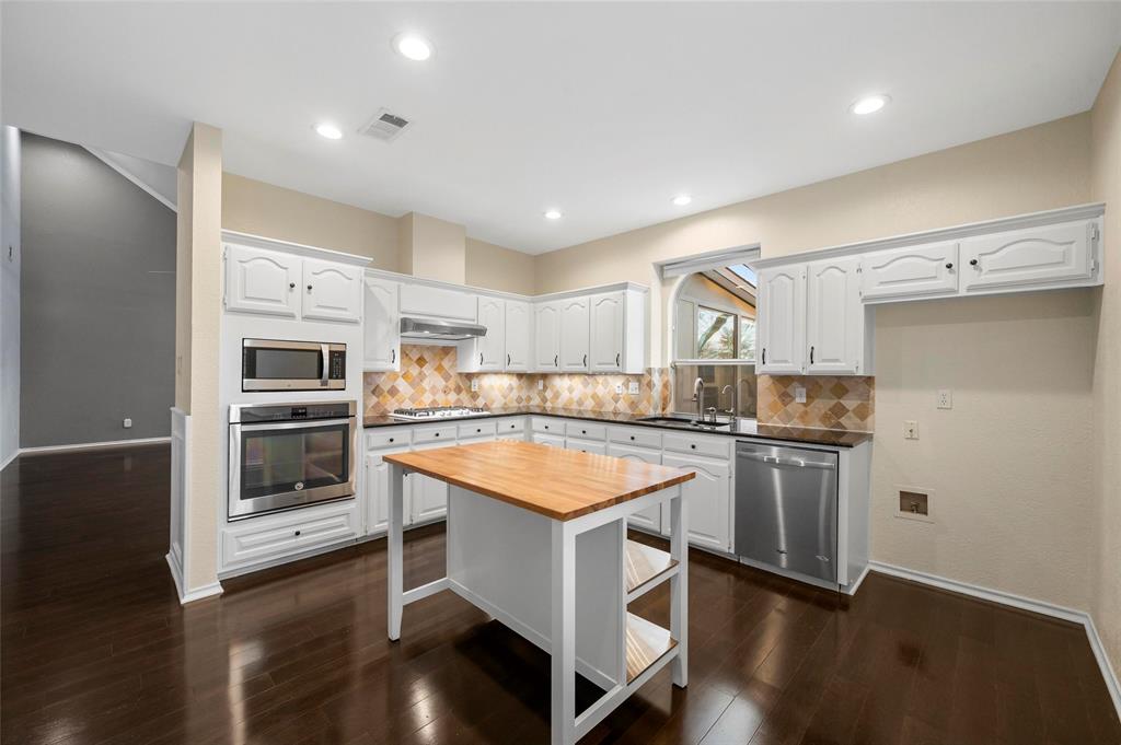 1819 Sandalwood Lane