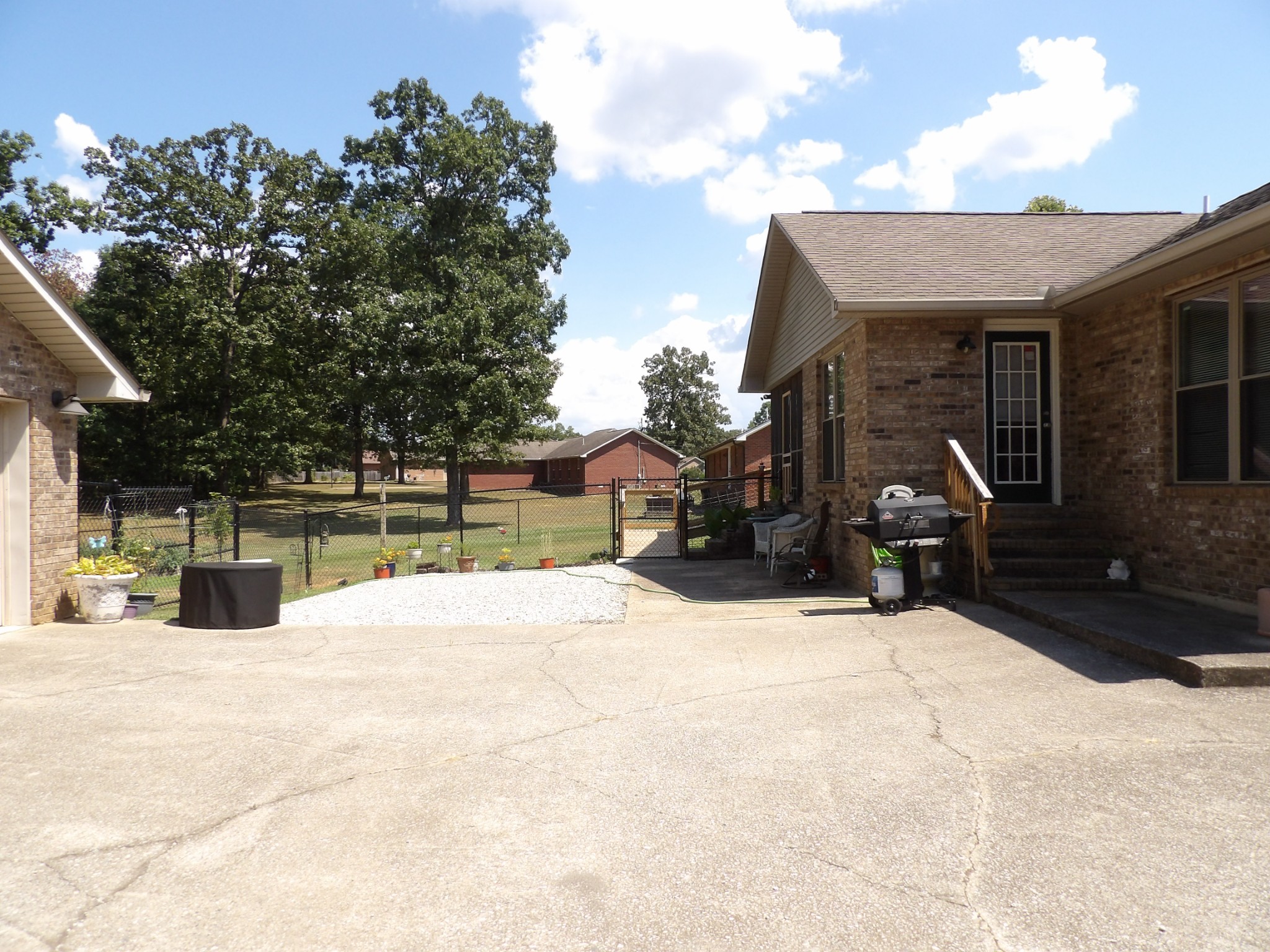 459 River Oaks Dr