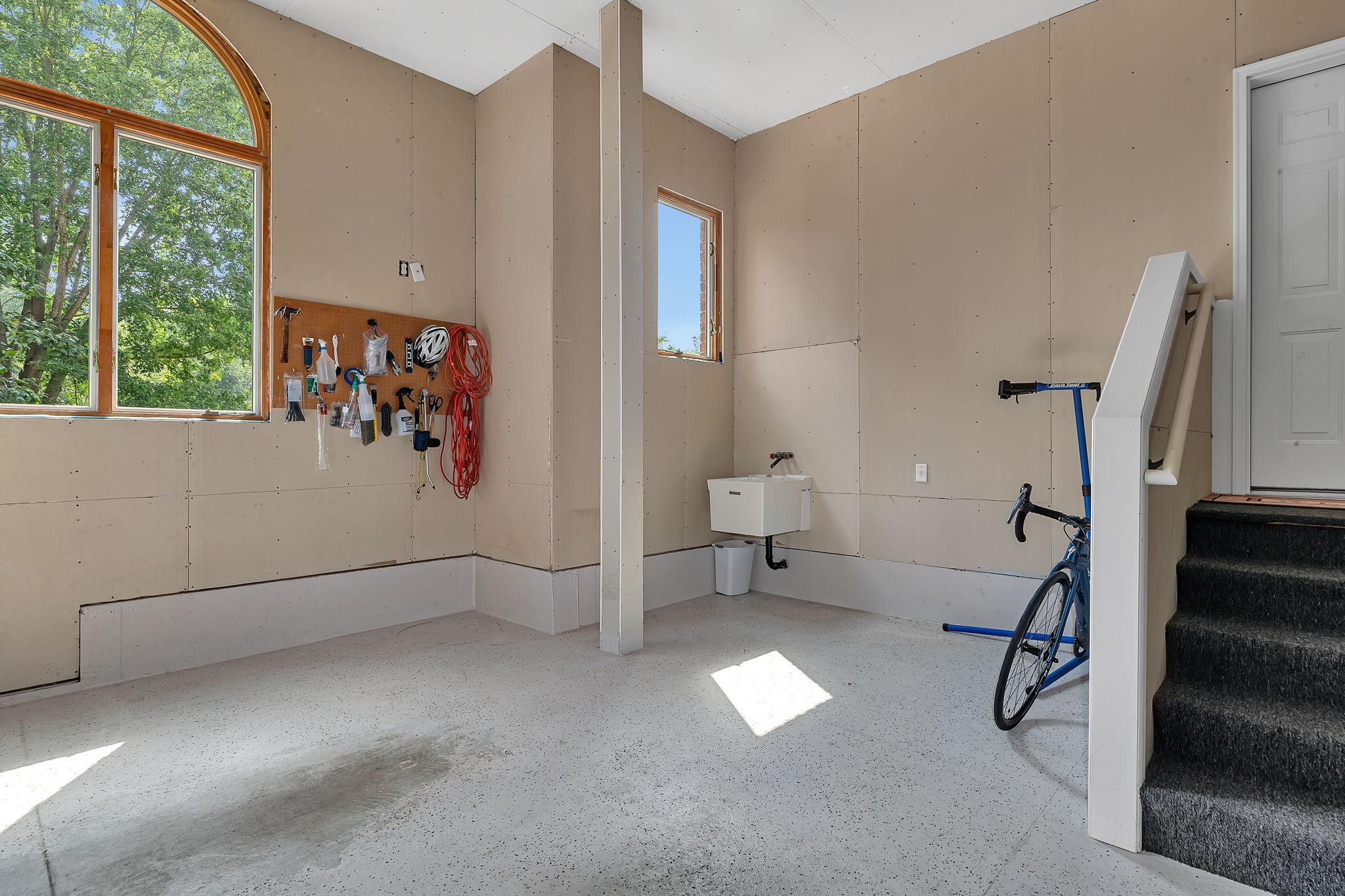 1621 Blackberry Circle