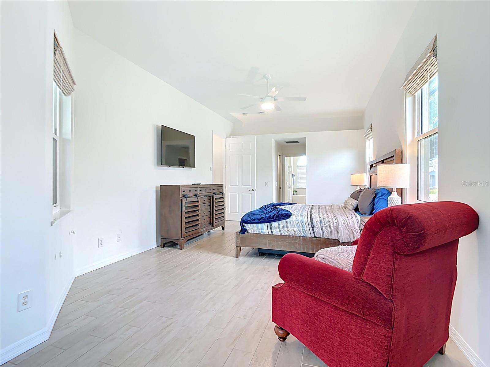 613 Boundary Boulevard