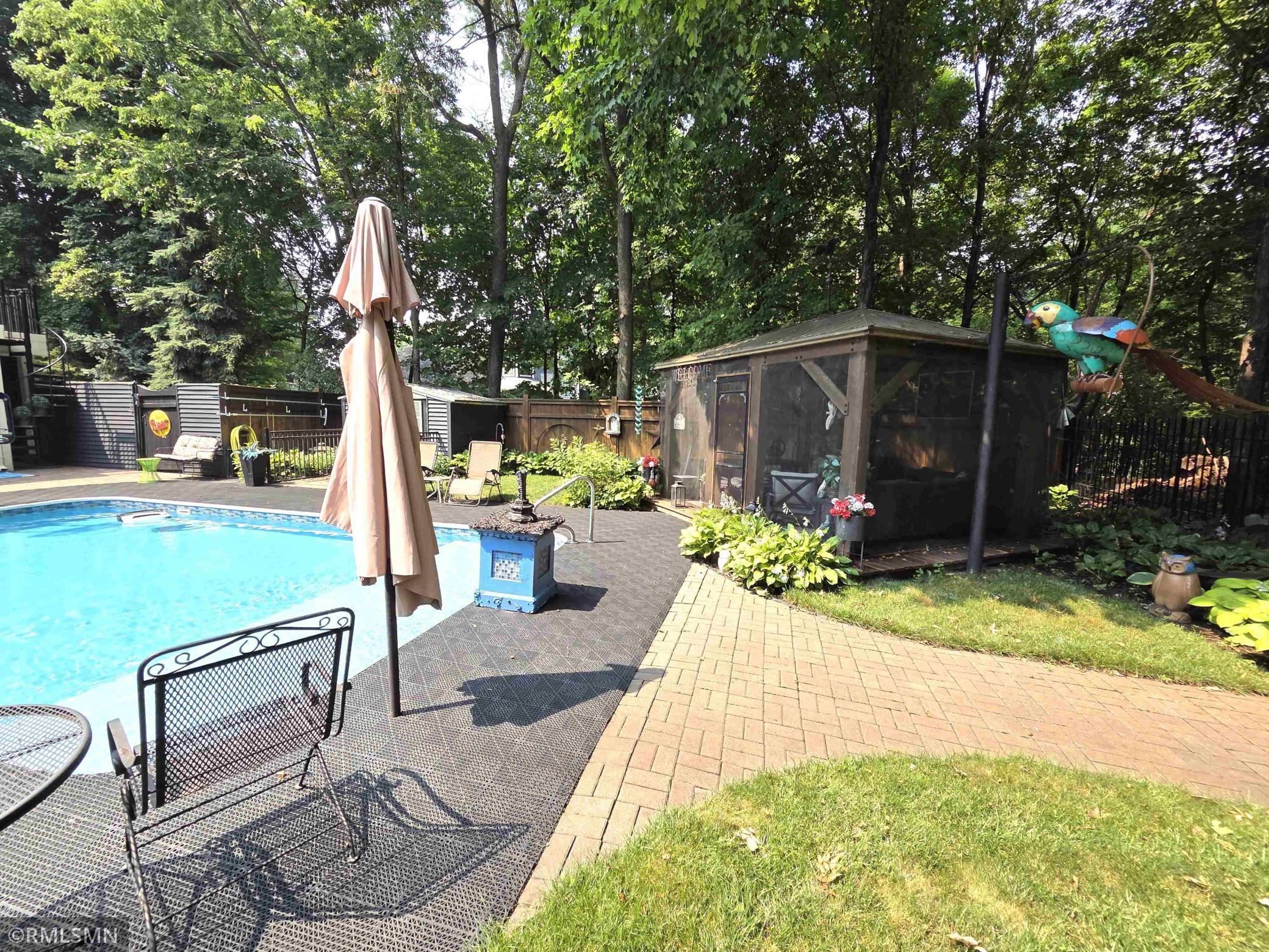 13060 Oakview Lane N