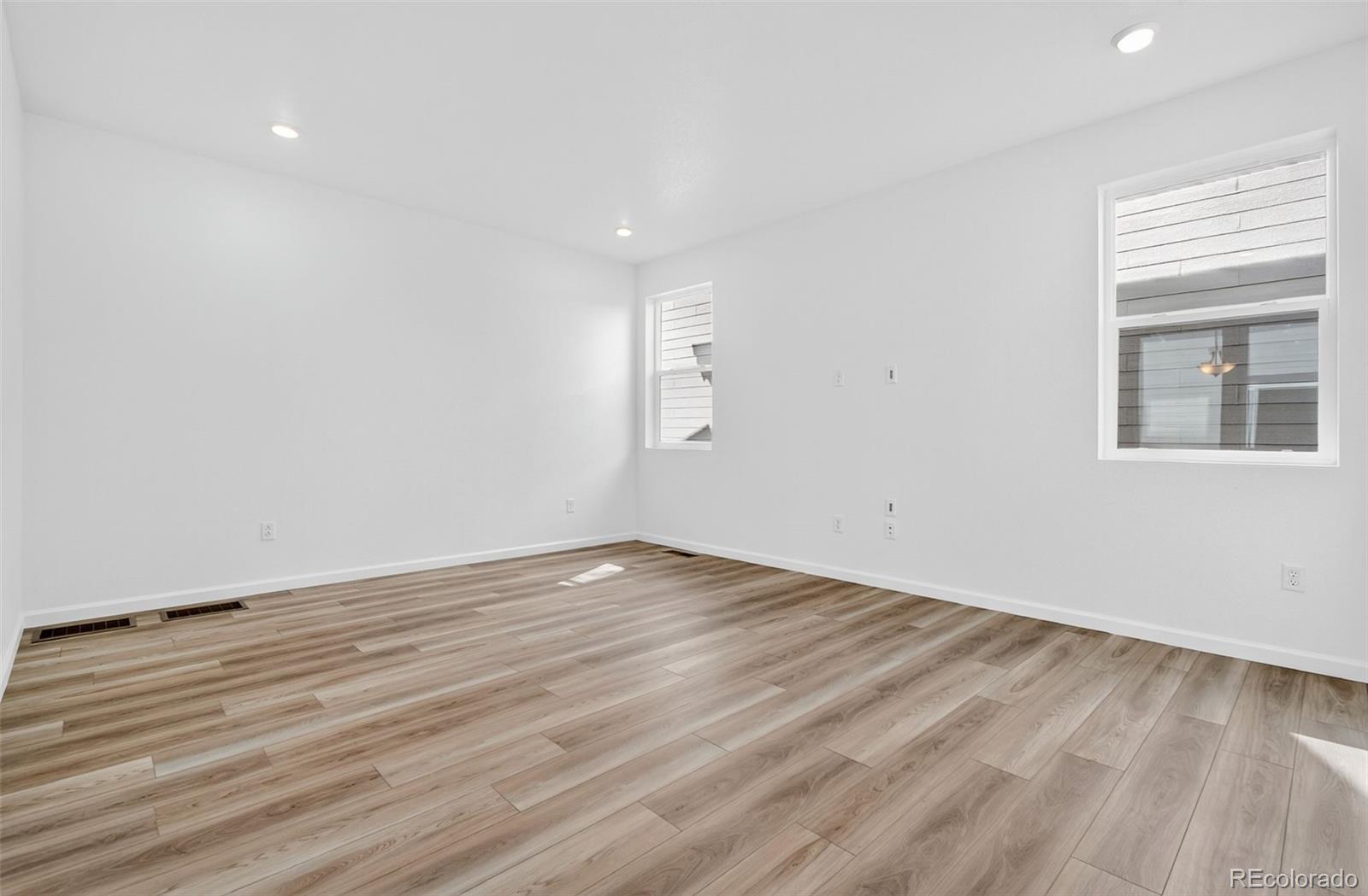 2110 Wagon Wheel Aly