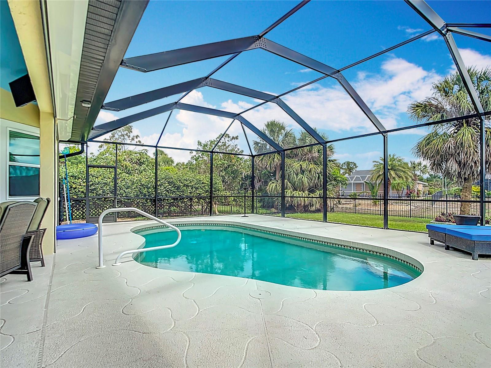 613 Boundary Boulevard