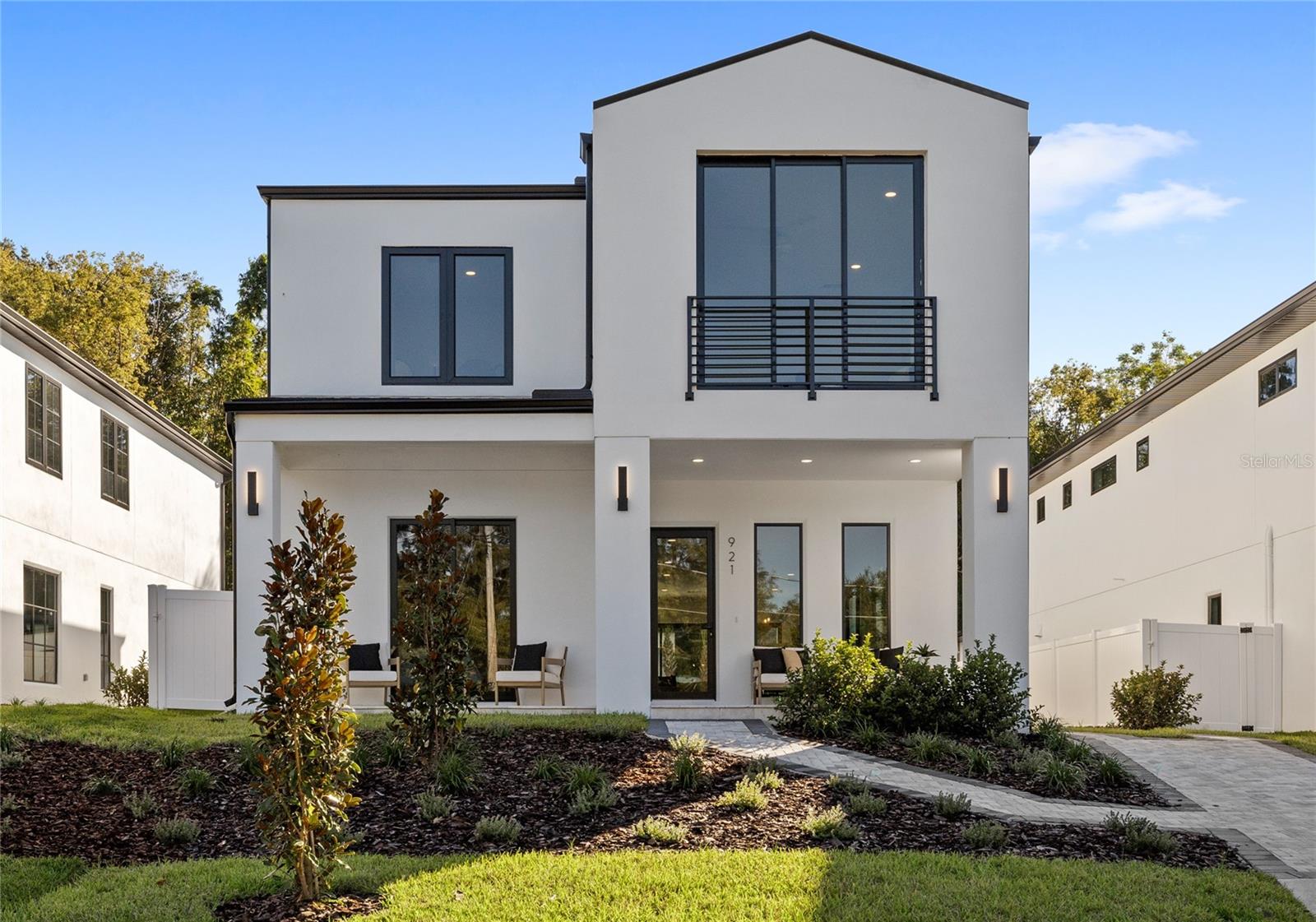 921 Lake Emerald Drive