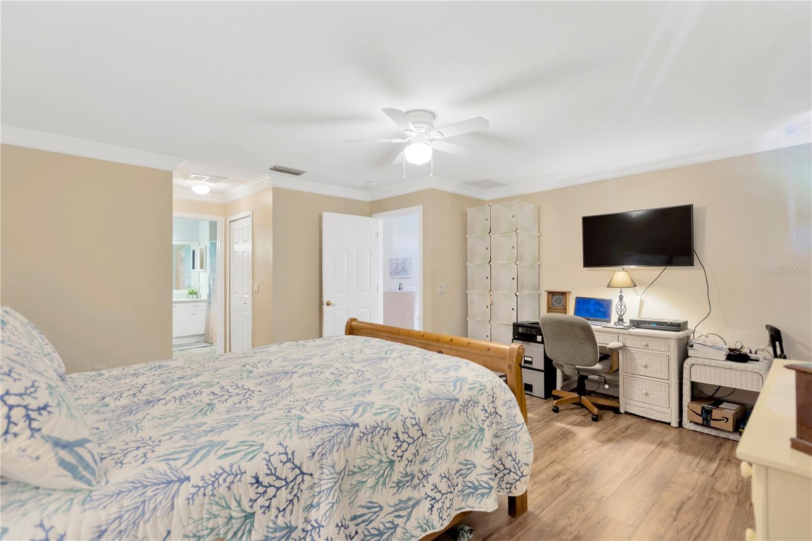 11148 Hollander Avenue