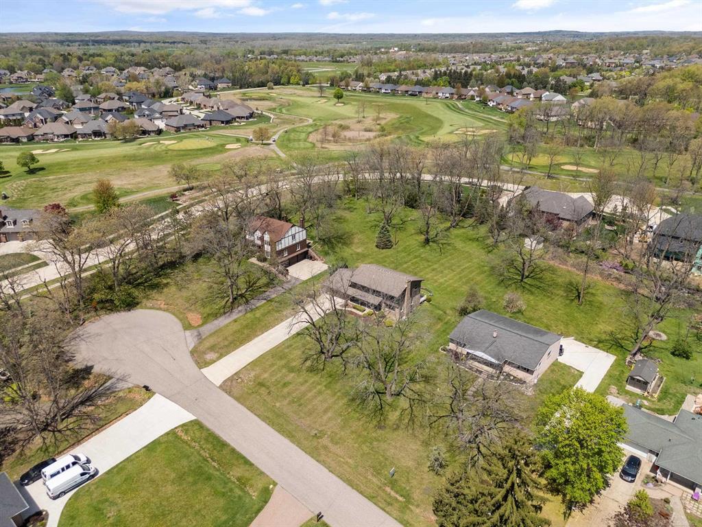 7533 Roberta Lane
