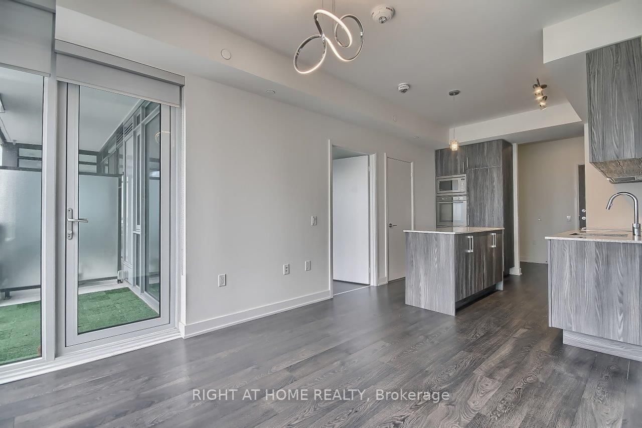 576 W Front St 1506E