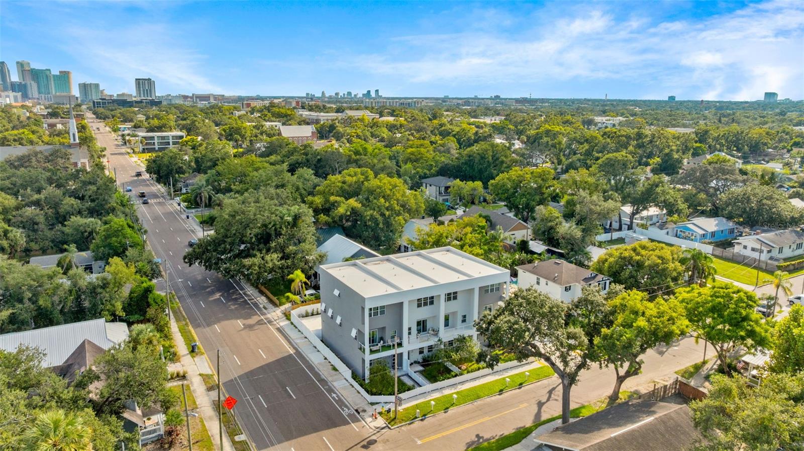 102 W Adalee Street 4