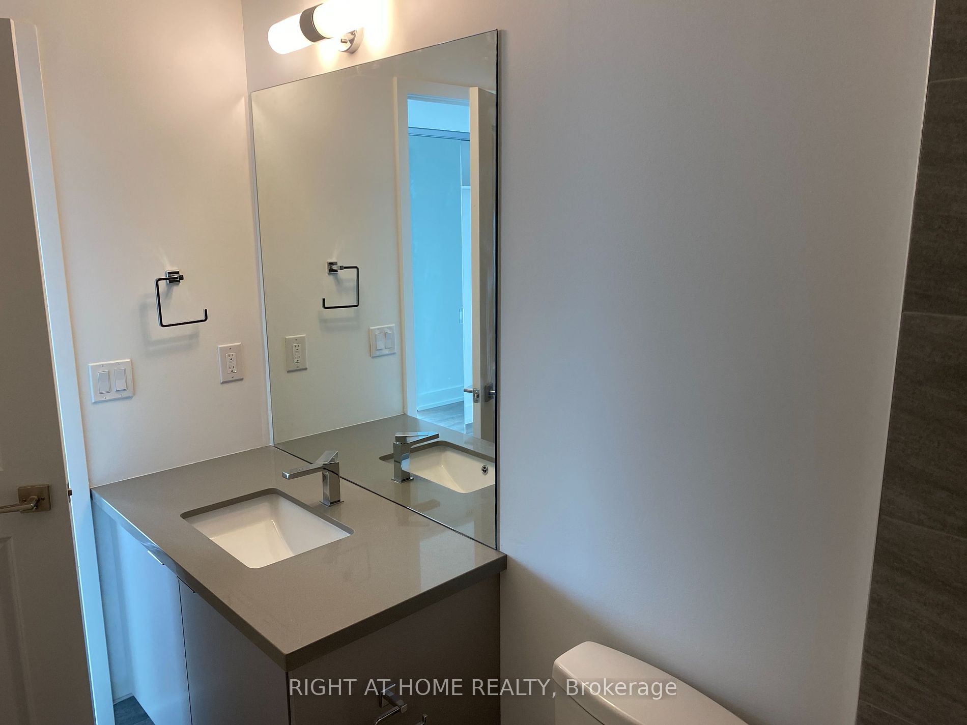 297 Oak Walk Dr 2503