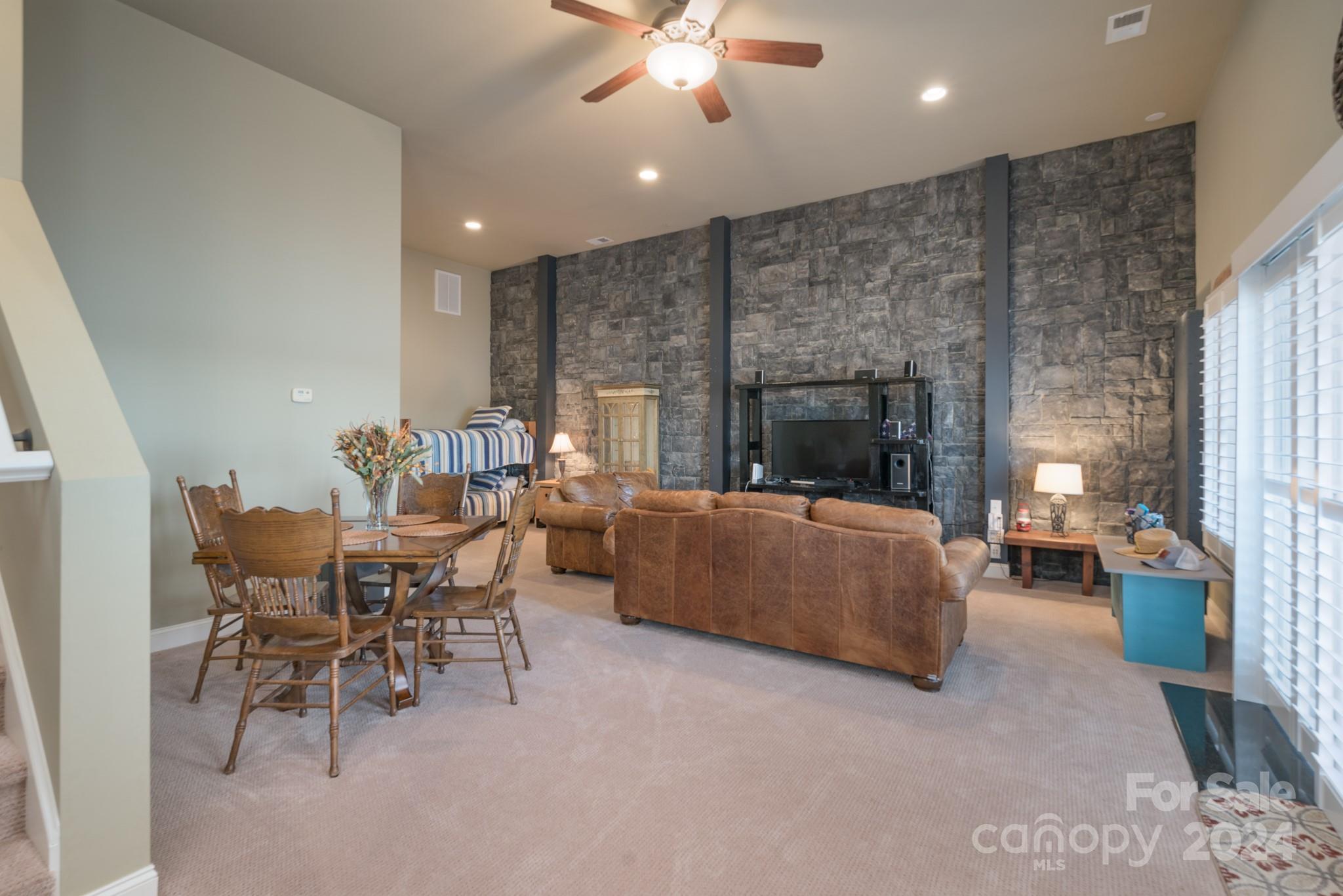 638 Deerfield Road