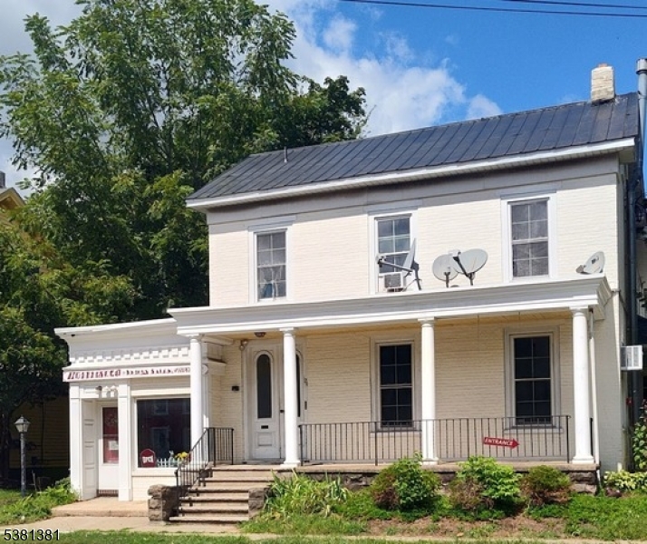 124 W Washington Ave Back