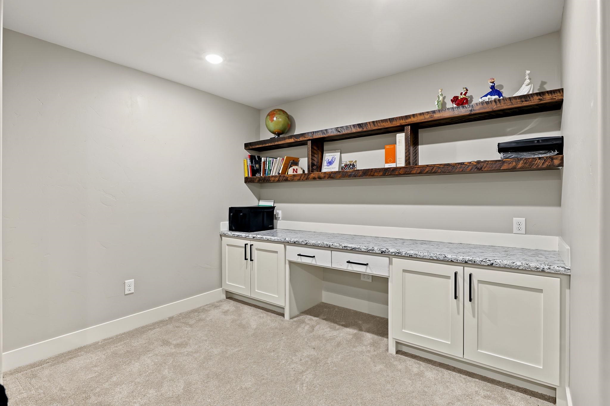 2116 Eastridge