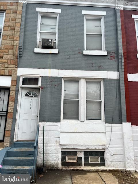 2457 NGratz St  