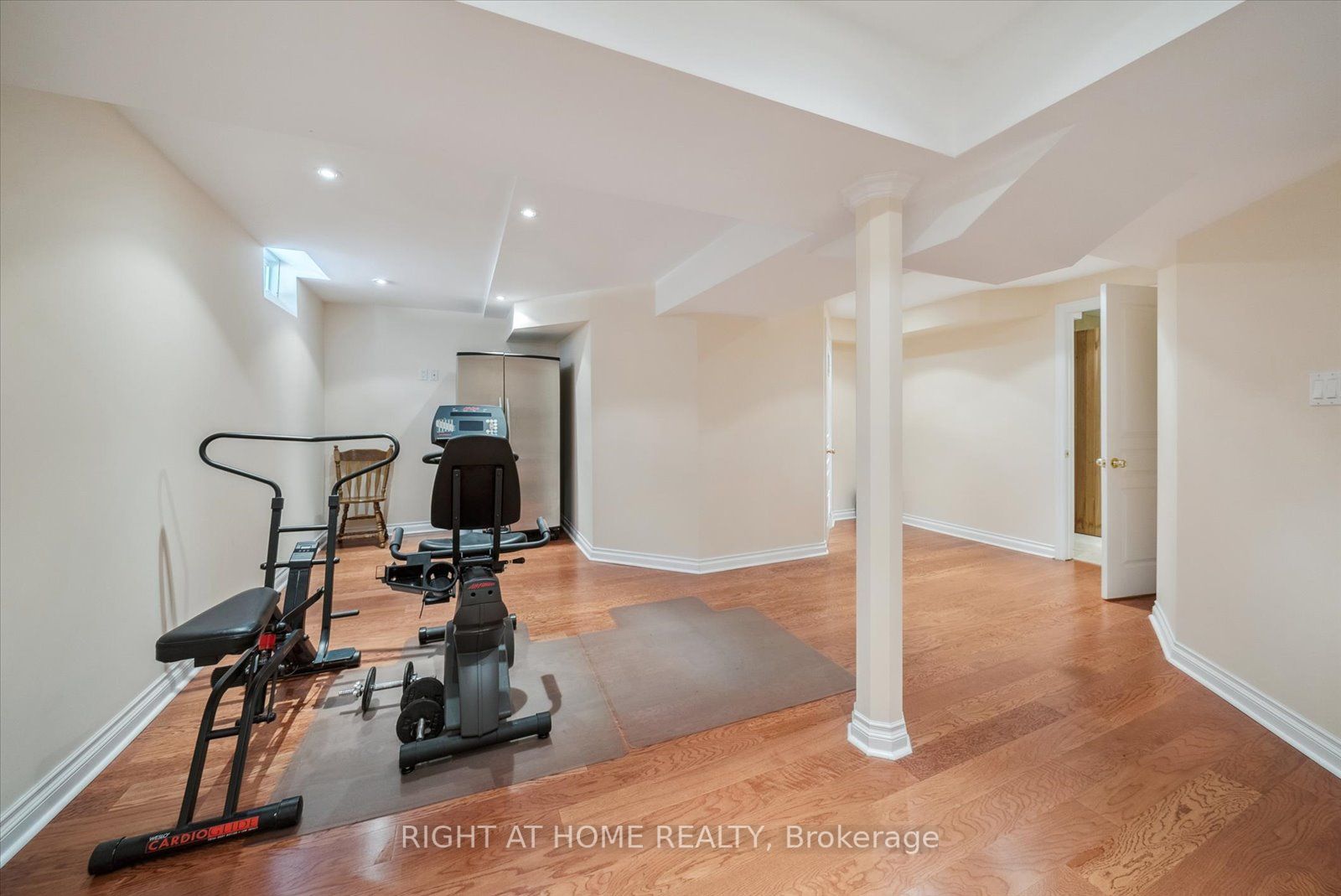 77 Auburndale Dr