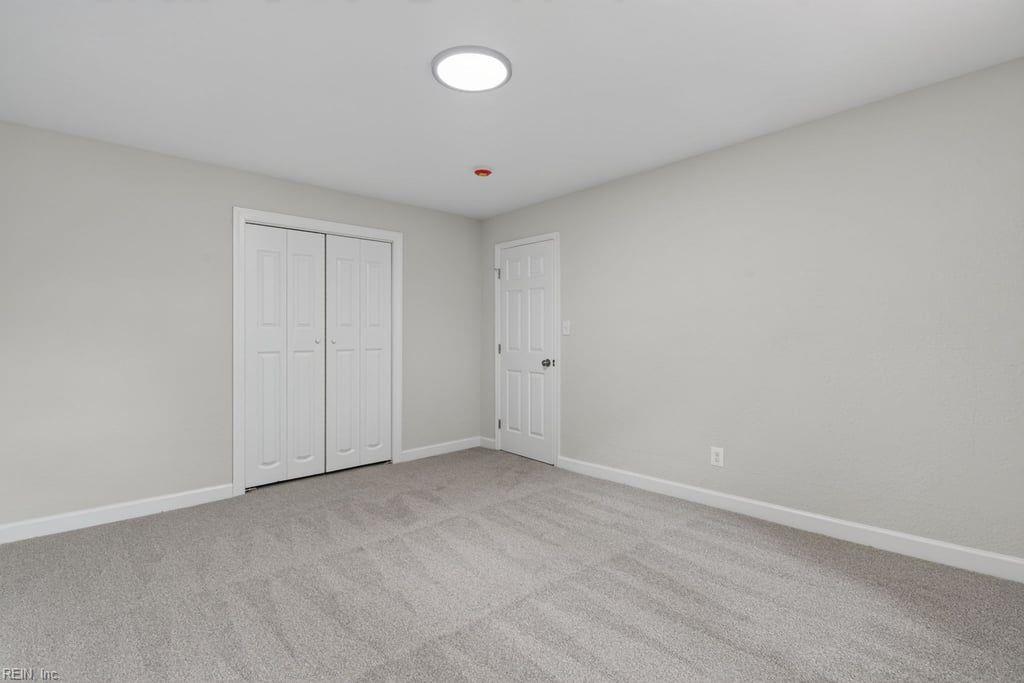 112 W Rexford Drive