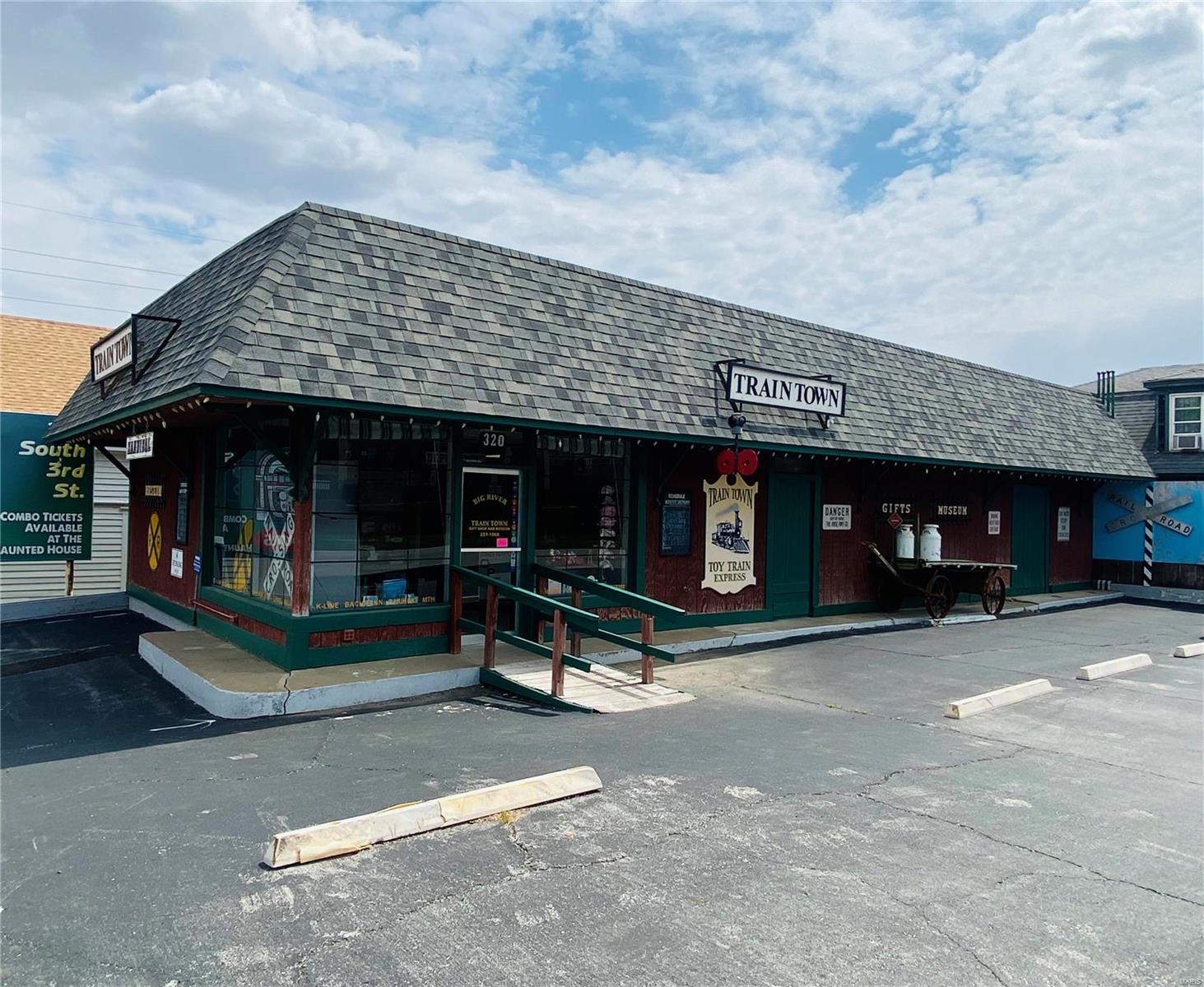 Commercial Sale for sale in Hannibal, Missouri, 23022555