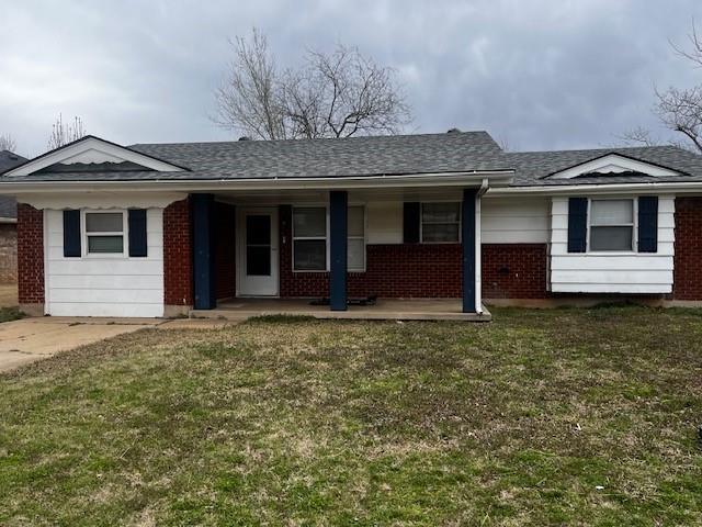 Opportunity to purchase a 3 bedroom, 1 bath bungalow in the heart of Moore, Oklahoma. This 1271 square foot fixer has appealing living area plus a cute, conveniently located office nook. Open Kitchen and dining area with an adjoining roomy laundry room. The house has added insulation and attractive flooring. The home offers a large fenced back yard which includes a nice, dry cellar. Many Possibilities await! Call today!