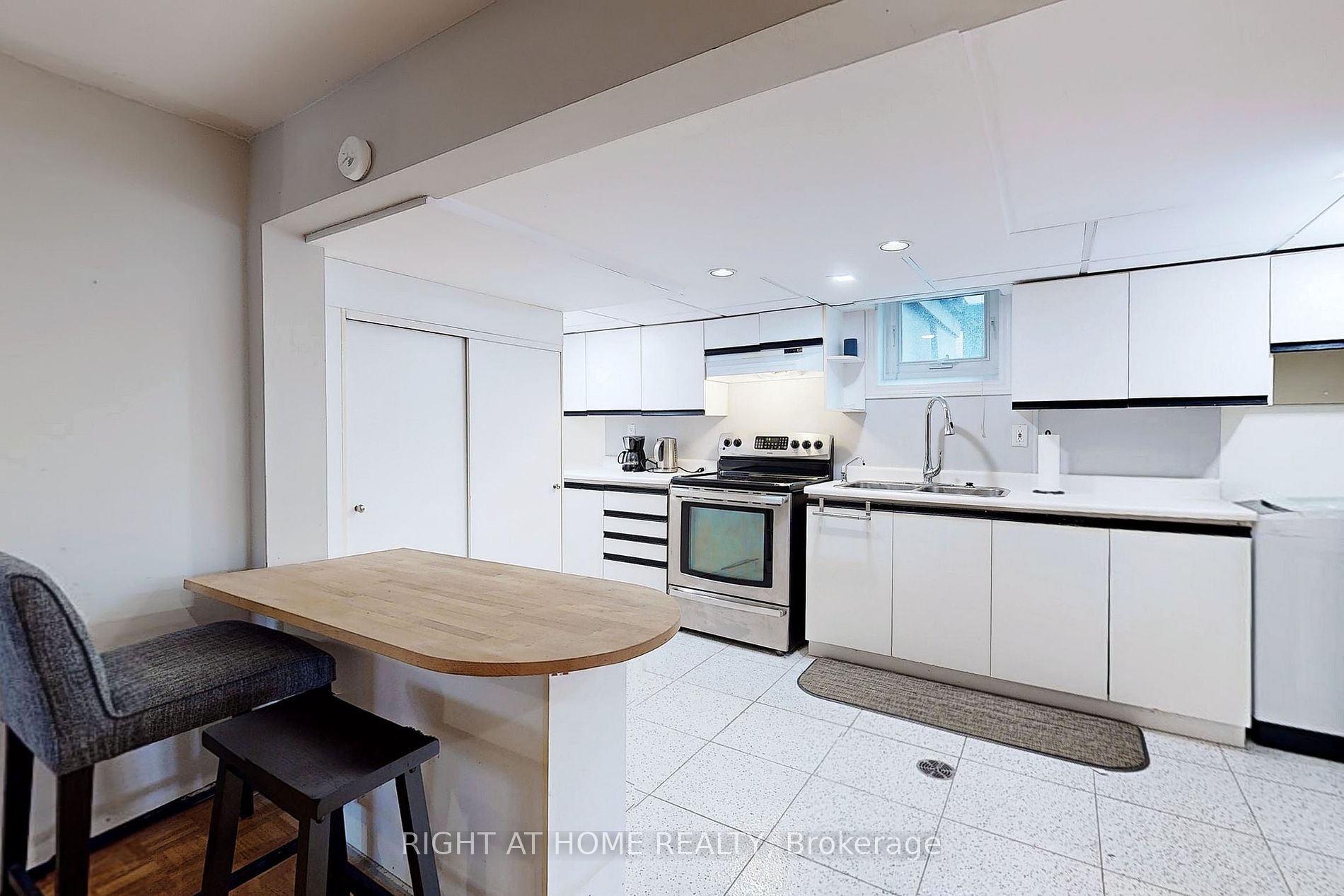 156 Trayborn Dr Bsmt