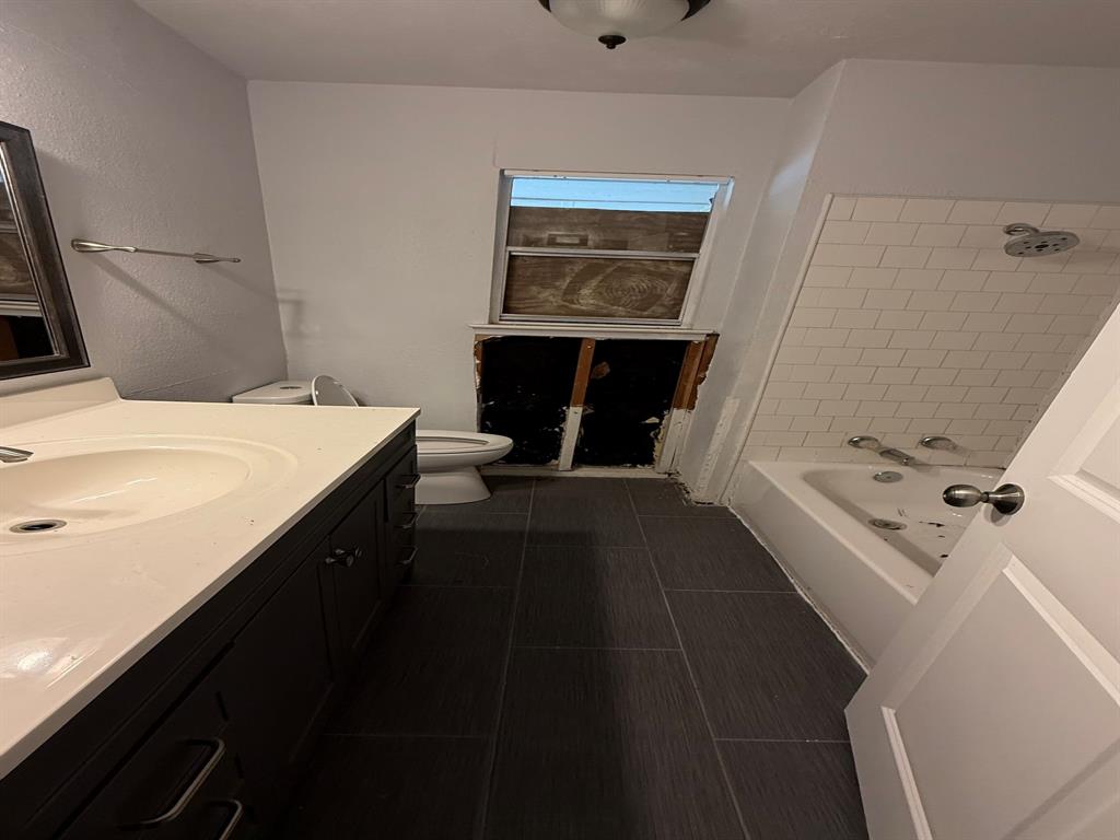 655 W Pentagon Parkway