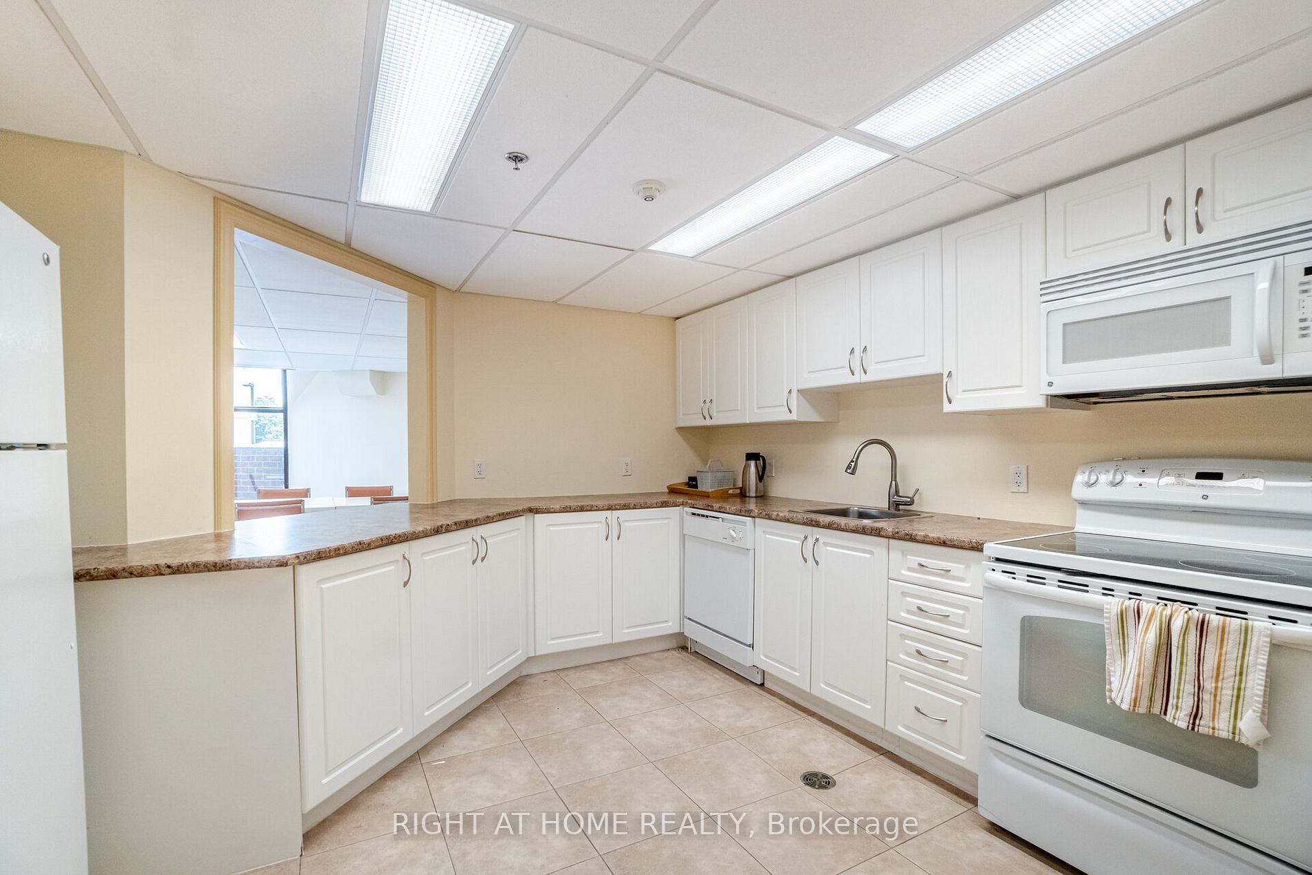 1230 Marlborough Crt 208