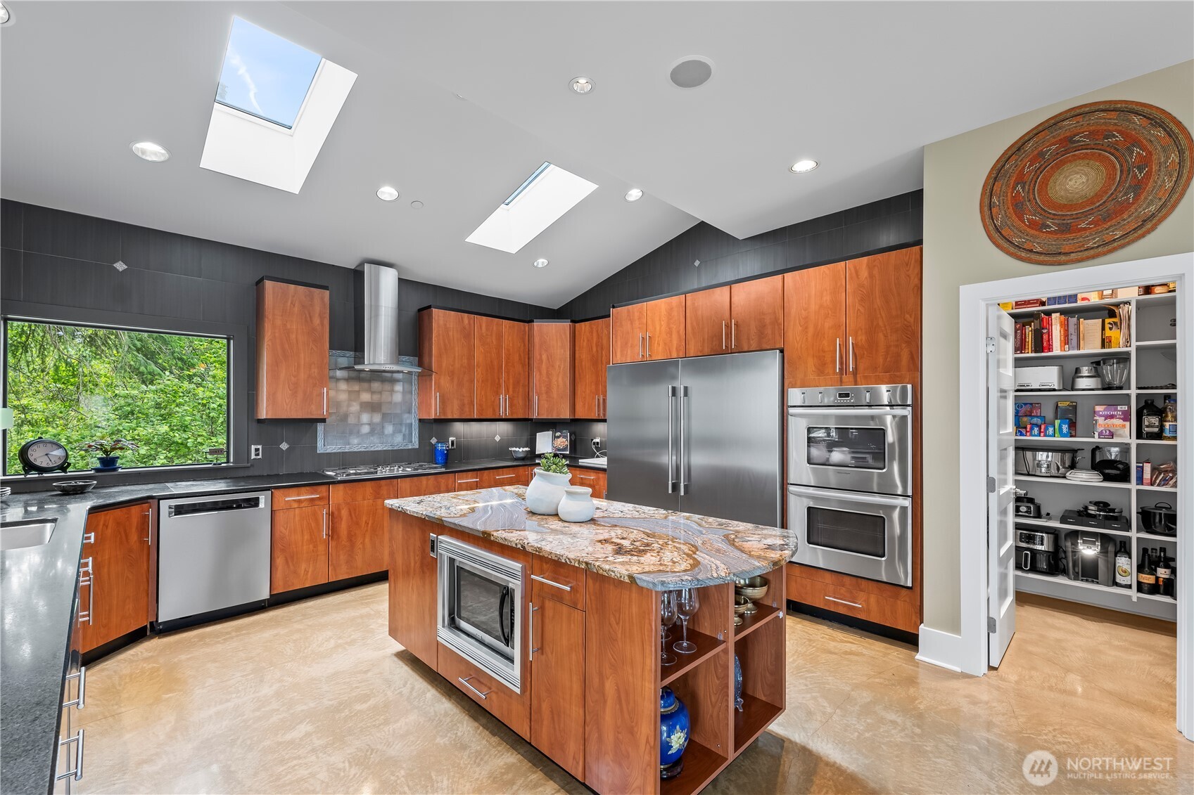 182 Island Boulevard