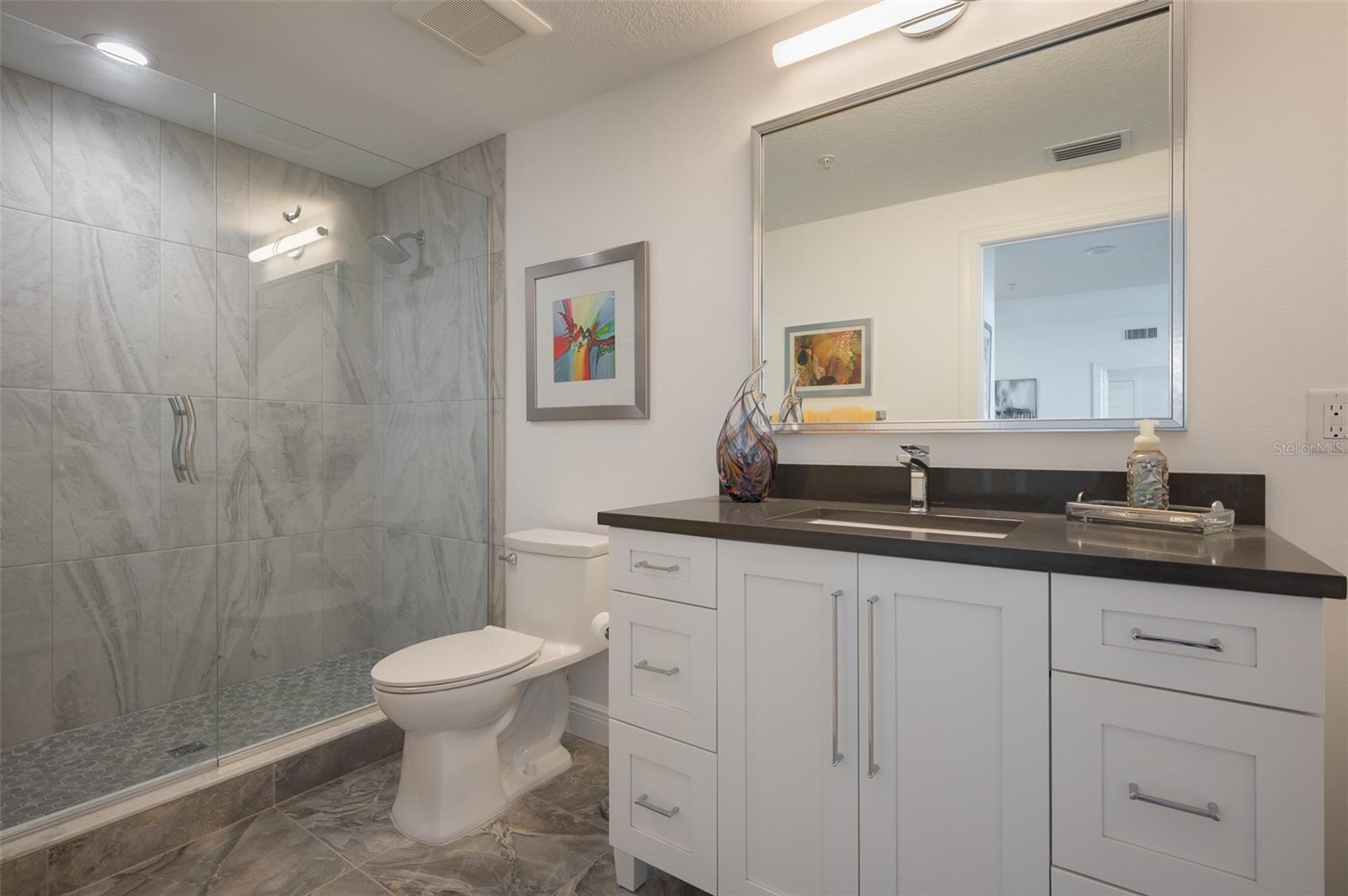 800 N Tamiami Trail 815